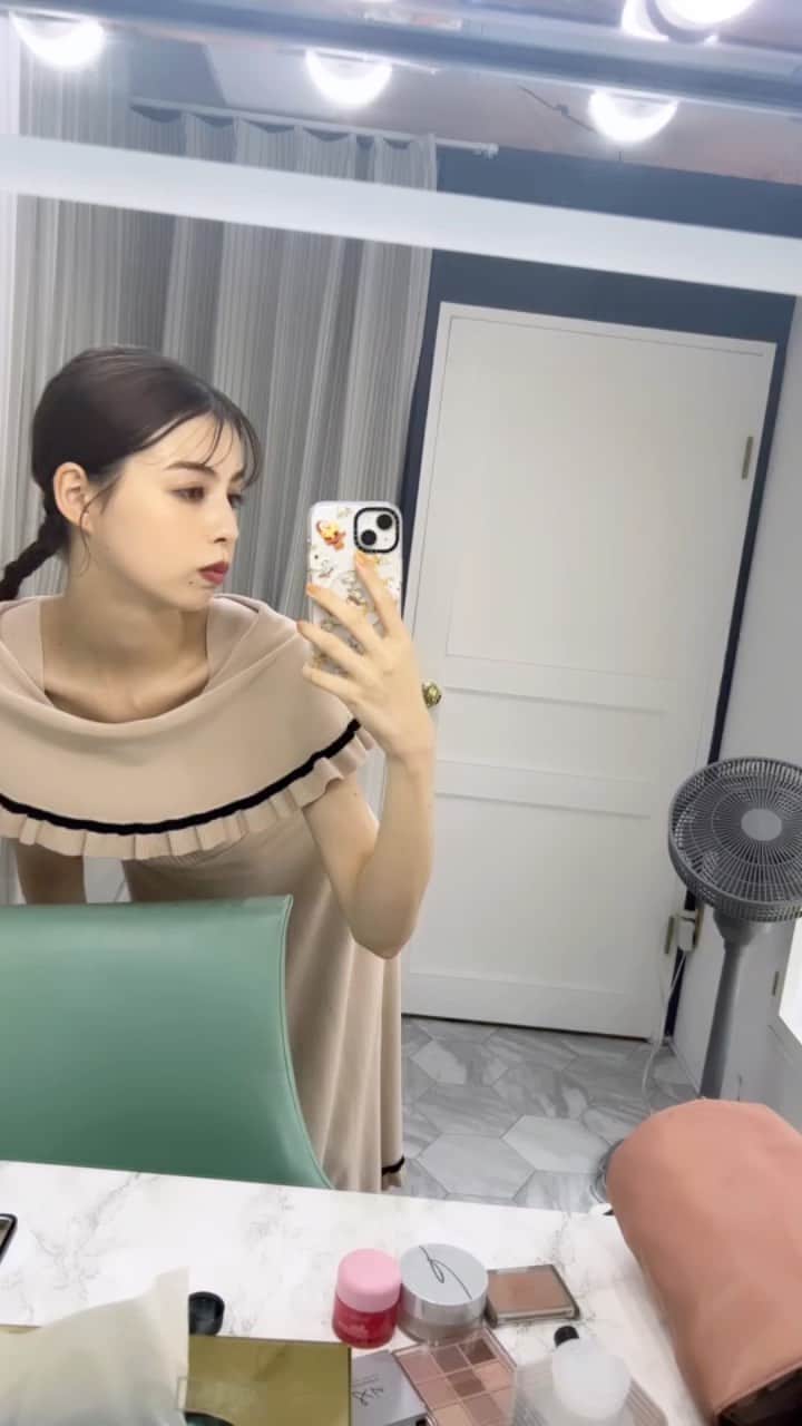 マイヤーズ江玲奈のインスタグラム：「6月の写真をまとめてみた☂️🩵  #リール #リール動画 #彼女感 #彼女目線 #167cm #夏 #夏コーデ #夏服コーデ #夏デート #夏フェス #フェス #フェスコーデ #撮影オフショット #オフショット #オフショットムービー」