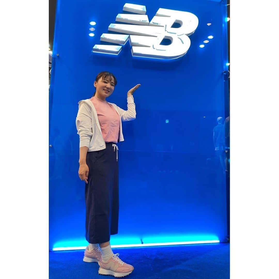 有村智恵さんのインスタグラム写真 - (有村智恵Instagram)「昨日は @newbalancegolf_japan の来年の春夏のウェアの展示会に行って来ました😍  もう…とーーーーっても可愛いです！！！ 色んなラインがあって、どんな方にも合うデザインが見つかると思います🤩  今からとっても楽しみ😍！  #ニューバランス #ニューバランスゴルフ #newbalance #newbalancegolf  #全身ニューバランス #この327のカラー最近のお気に入り」6月23日 18時57分 - chiearimura