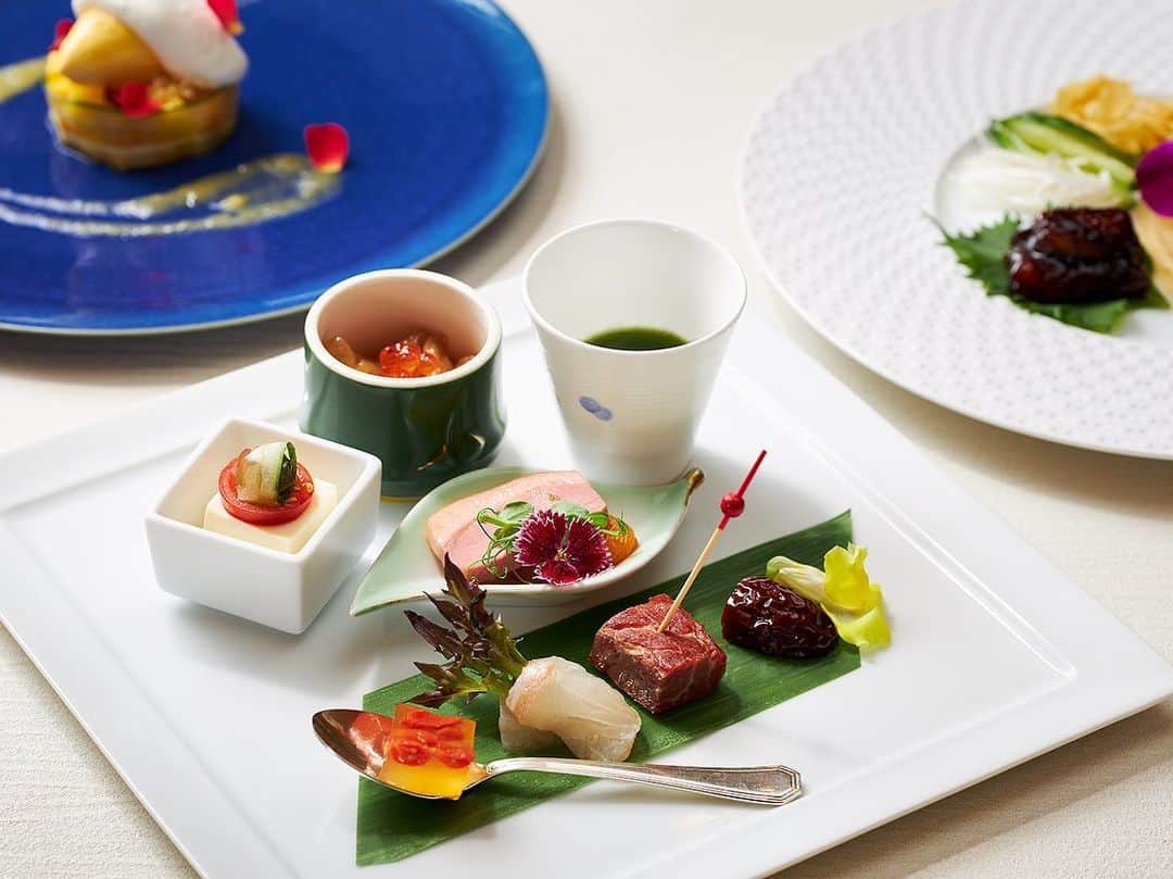 ザ・プリンス パークタワー東京さんのインスタグラム写真 - (ザ・プリンス パークタワー東京Instagram)「【薬膳ヘルシー＆ビューティーセミナー】  薬膳料理研究家 谷口ももよ氏監修の薬膳ヘルシー＆ビューティーセミナーを7月12日（水）に開催いたします。 「身体の中からキレイになる」をコンセプトに夏を感じるメニューを味わいながら、楽しく薬膳の知識を学んでみませんか？  Webサイトにてご予約受付中です。  Join us on July 12th for the "Yakuzen Health & Beauty Seminar" with the guidance of Momoyo Taniguchi, an esteemed Yakuzen cookery researcher. Discover the joy of learning about medicinal herbs while enjoying a delightful summer menu crafted with the concept of "nurturing beauty from within."  Please make your reservations through our website  Share your own images with us by tagging @princeparktowertokyo —————————————————————  #theprinceparktowertokyo #healthylife #ThePreferredLife #ザプリンスパークタワー東京 #プリンスホテル #薬膳セミナー #薬膳メニュー #薬膳 #健康志向」6月23日 19時08分 - princeparktowertokyo