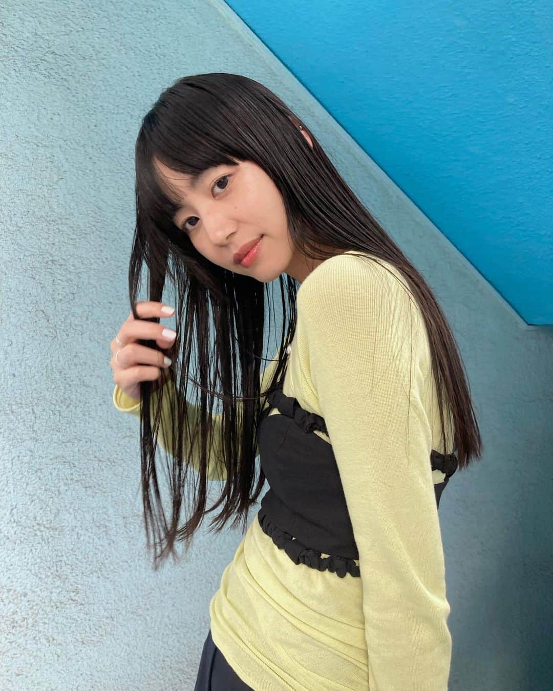 Shiho Sasakiさんのインスタグラム写真 - (Shiho SasakiInstagram)「前髪切って視界がすっきり！✂︎  あいこさんありがと〜♡  #haircut #黒髪ロング」6月23日 19時21分 - shihomurata0718
