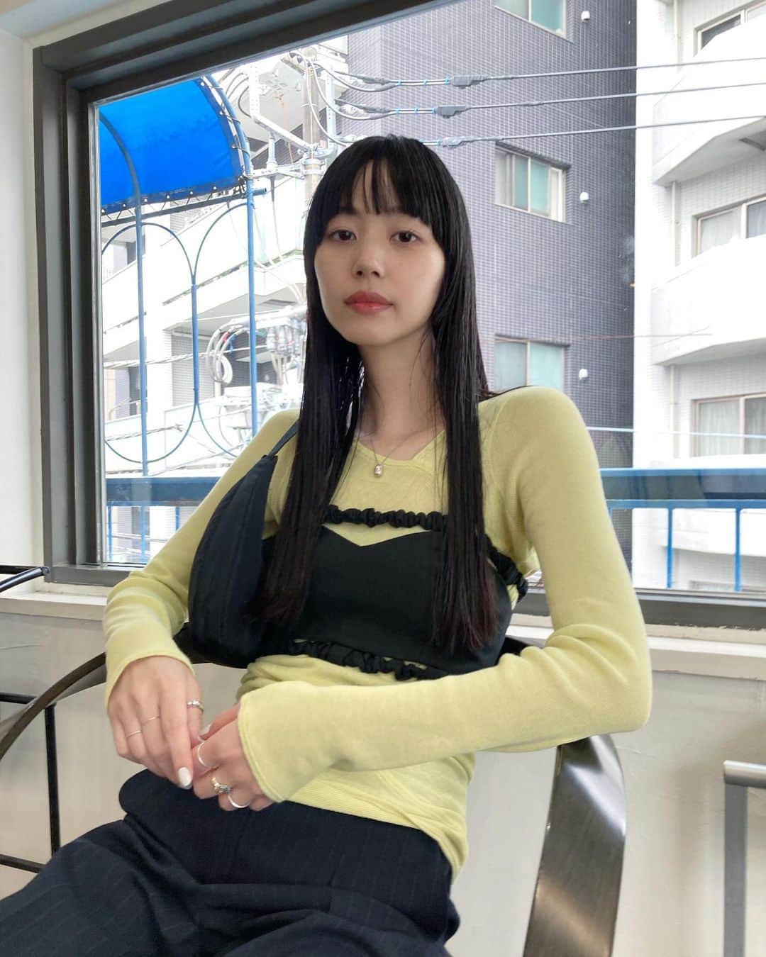Shiho Sasakiのインスタグラム：「前髪切って視界がすっきり！✂︎  あいこさんありがと〜♡  #haircut #黒髪ロング」