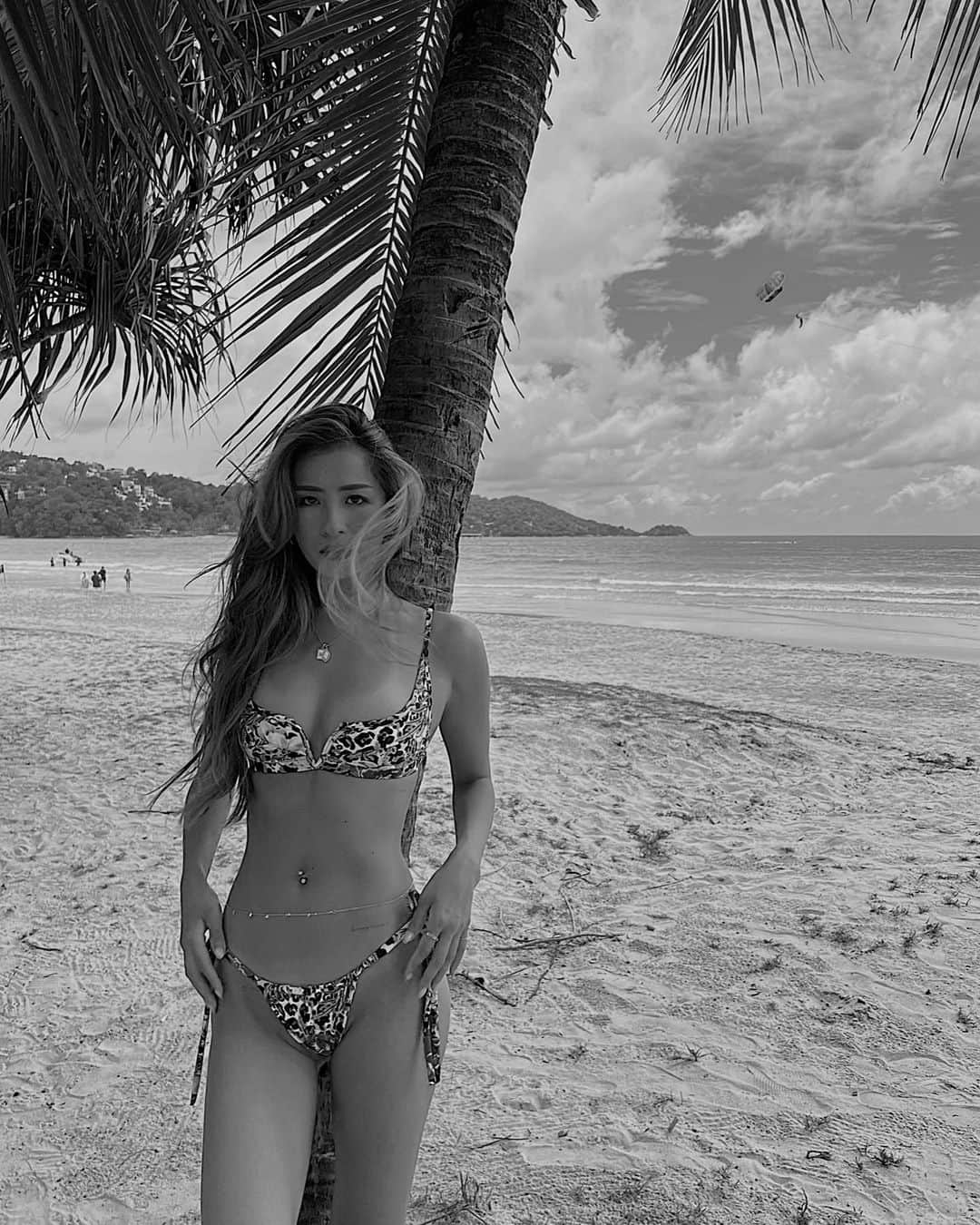 MIYAのインスタグラム：「👀🪂🌈  #summer #vacay #thailand #phuket」