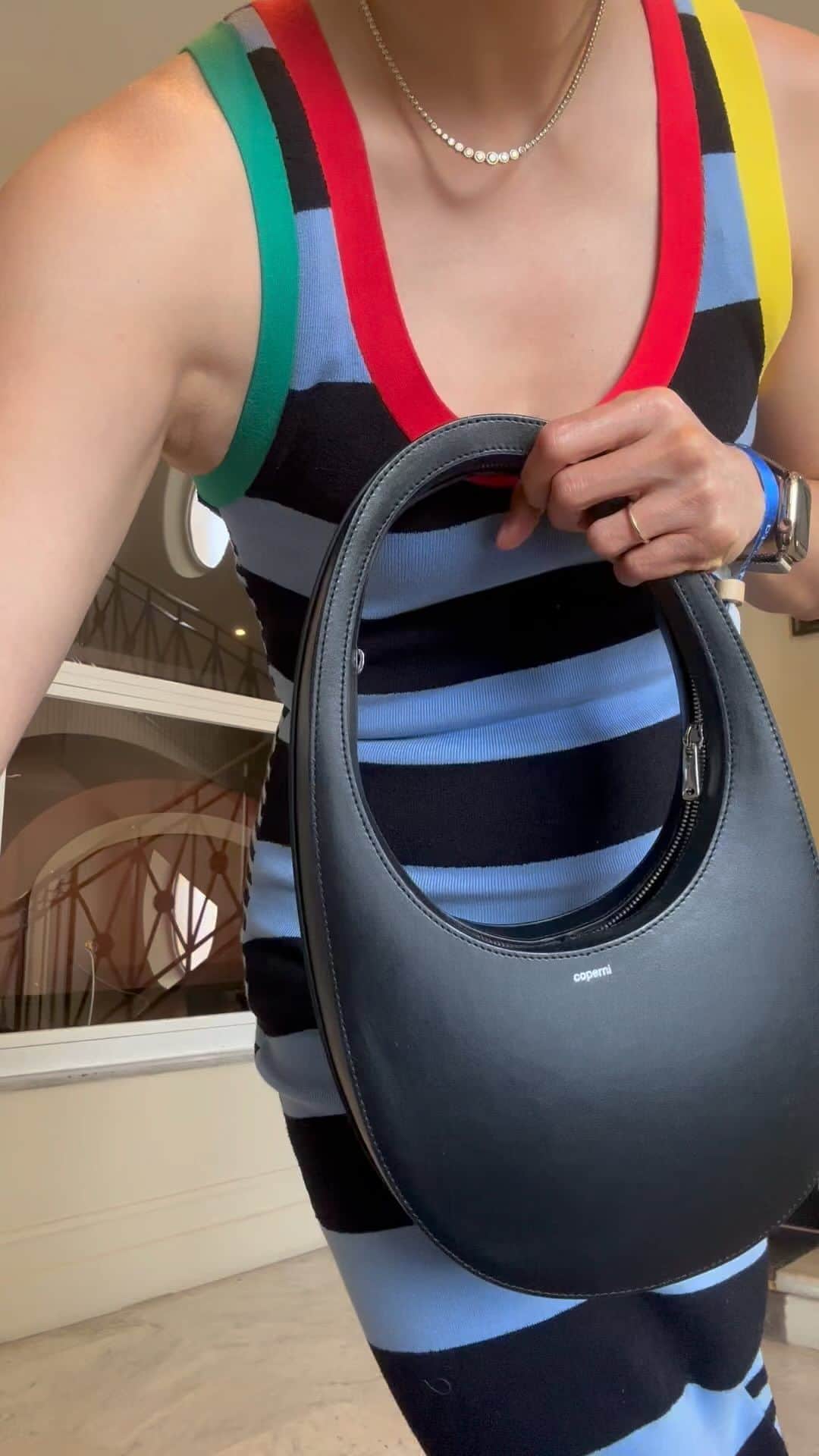 エヴァ・チェンのインスタグラム：「New bag (@coperni), new city (Cannes) 🫶🏼」