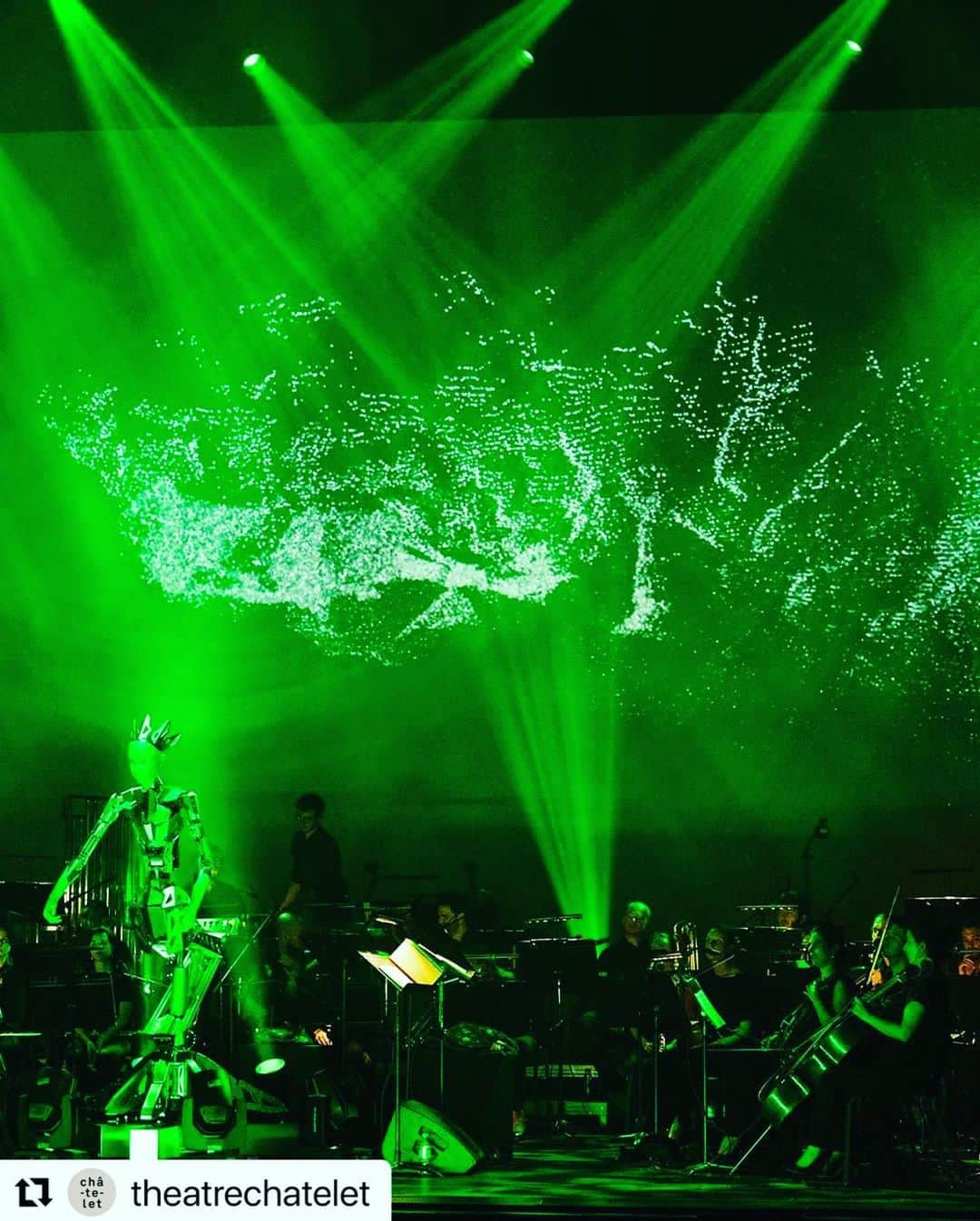 渋谷慶一郎さんのインスタグラム写真 - (渋谷慶一郎Instagram)「#Repost @theatrechatelet  🚨 Ce soir, c'est la dernière d'Android Opera Mirror. 🤖 ☝ Ultime chance de venir découvrir l'alliance de l'héritage et la modernité. ☝ Ultime chance d'écouter des textes bouddhiques de 1200 ans alliés à des texte générés par une intelligence artificielle. .  🎭 Android Opera Mirror 📆 du 21 au 23 juin 🎟 Lien en bio . 🔸 Conception, composition, piano, électronique : @keiichiroshibuy 🔹 Voix : Alter 4, Koyasan Shomyo 🔸 Orchestre : Appassionato (@appassionatomusic) 🔹 Vidéo : Justine Emard (@justineemard) 🔸 Programmation Android : Shintaro Imai (@pseudotaro) 🔹 Design Android : Hiroshi Ishiguro (@_hiroshi_ishiguro)」6月23日 19時55分 - keiichiroshibuy