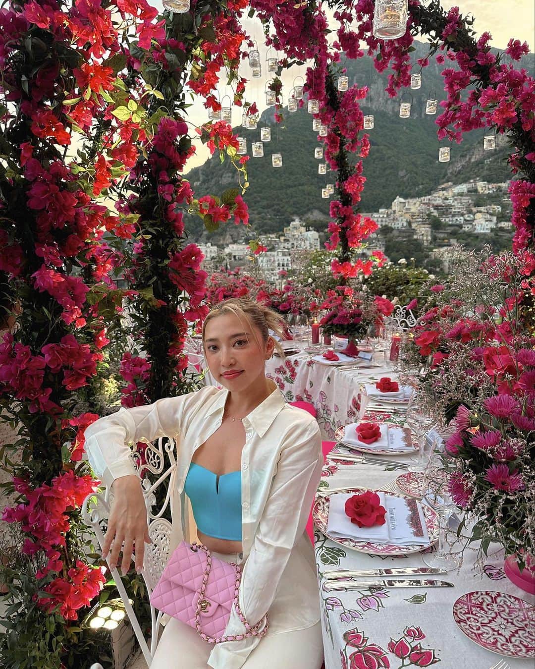 植野有砂のインスタグラム：「Positano vlog is now online 🇮🇹🍋🩷 and finally we’ve reached 100k subscribers!! Thank you all for the support🤍ポジターノのvlogがYouTubeにアップされました🥰本当に眼福なvlogなのでぜひ見てね！そしてやーっと登録者数が10万人になりました🫣💕昔から観てくれている人も、最近出会ってくれた人もみなさんいつもありがとうございます✨もっと楽しんでもらえるコンテンツ作りがんばるぞー🩷🩷」