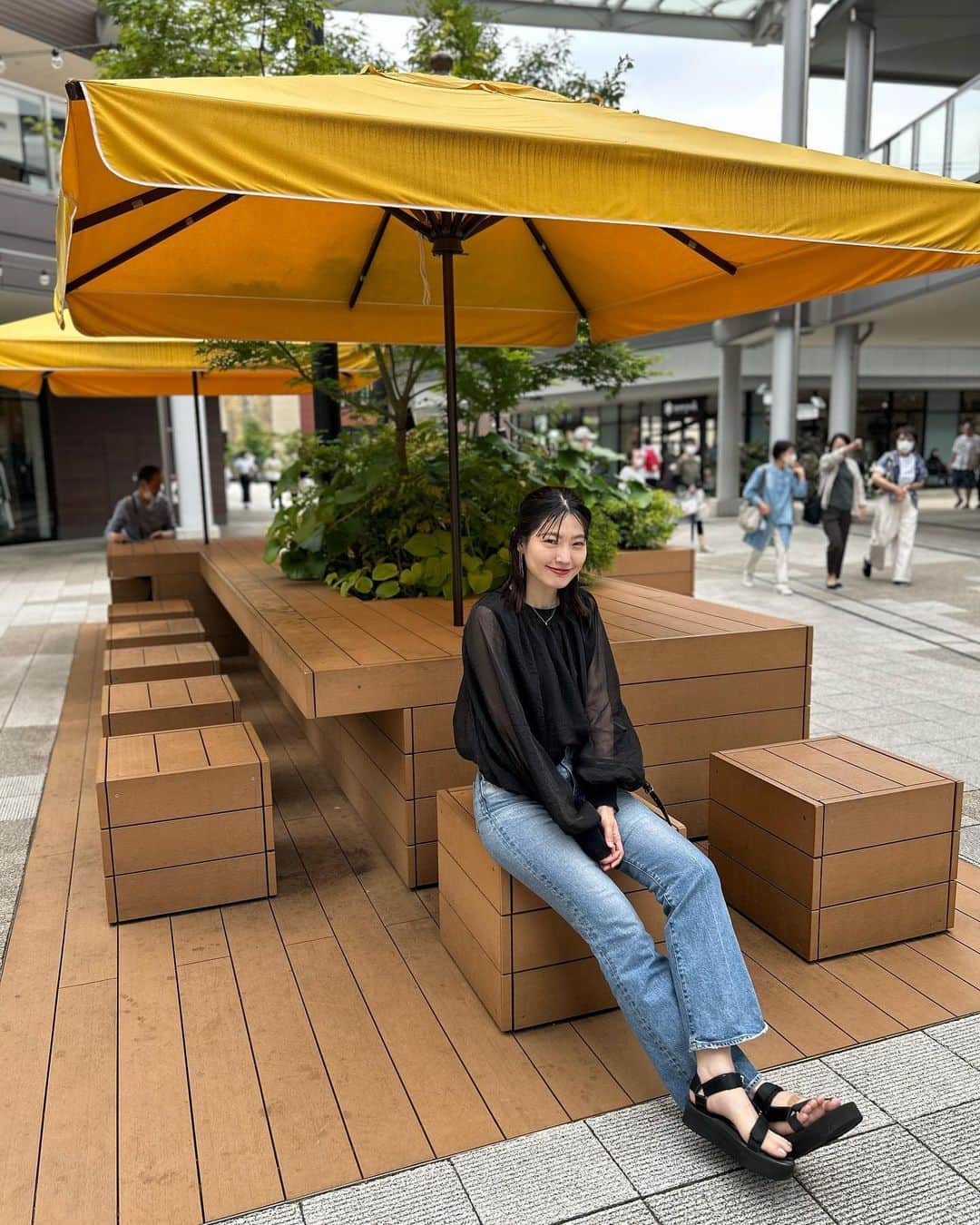 森貴美子のインスタグラム：「この前💛 初めてのグランベリーパーク  トップス@cbp.tokyo  デニム@blackbymoussy_official」