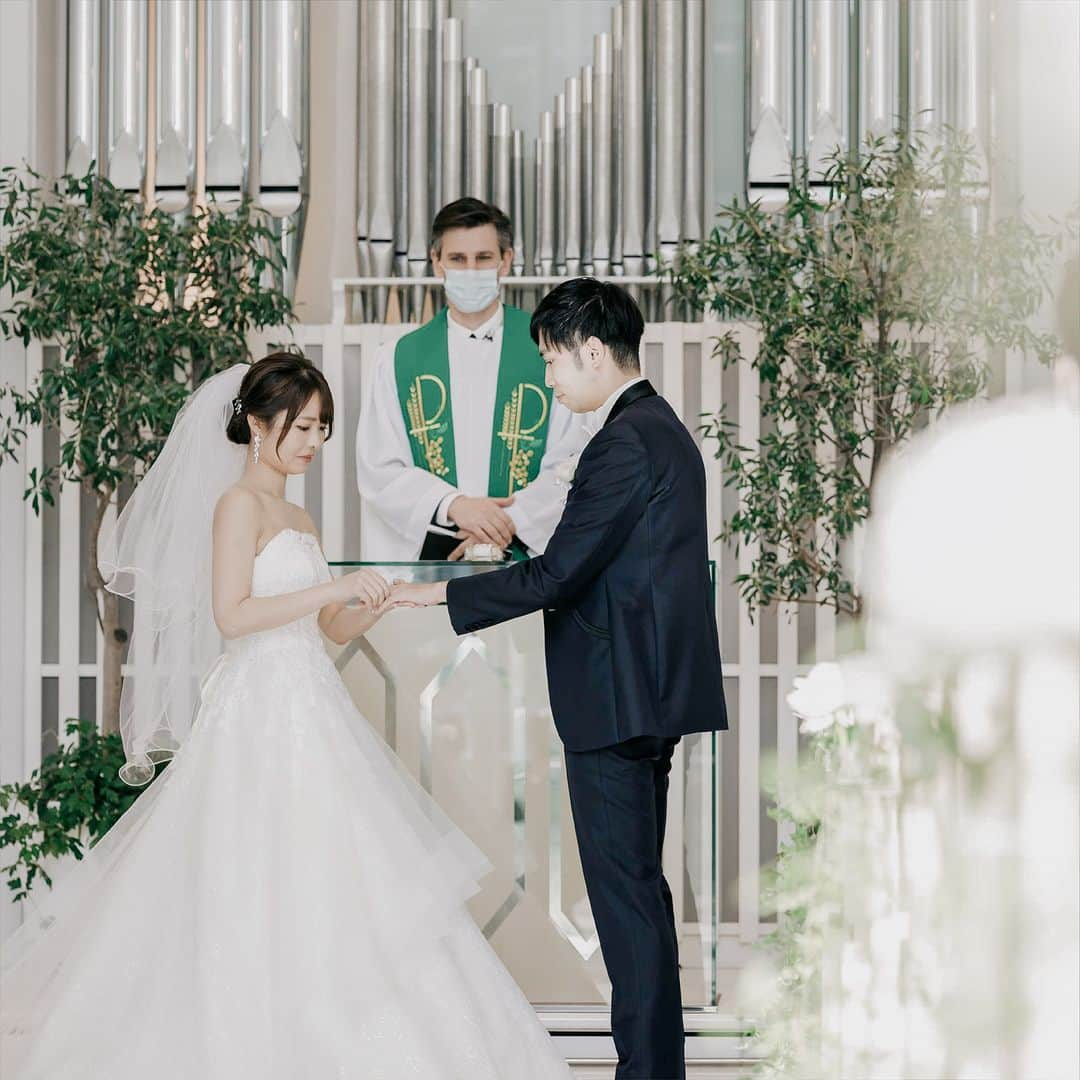 RIVIERA WEDDING　リビエラ ウェディング　公式さんのインスタグラム写真 - (RIVIERA WEDDING　リビエラ ウェディング　公式Instagram)「.  街の喧騒から離れ、優しい緑の中で息をつく 温もり溢れる木造建築、聞こえる祝福の音 受け継がれたおもてなしの心が寄り添う  都会の中で感じる休符 心を悠久に満たす時間  -------------------------  リビエラ東京 HP：https://www.riviera.co.jp/wedding/tokyo 住所：〒171-0021　東京都豊島区西池袋5-9-5 電話：03-3981-3231  #rivierawedding #rivieratokyo #instawedding #instabride #リビエラウェディング #リビエラ東京 #結婚式 #ブライダル #ウェディング #結婚式準備  #東京結婚式 #東京ウェディング #東京花嫁 #結婚式準備 #式場迷子 #式場探し #結婚式場 #プレ花嫁 #プレ花嫁準備 #東京プレ花嫁 #式場見学  #少人数婚 #結婚式レポ #結婚式撮影 #結婚式スナップ撮影 #フォトウェディング #ウェディングムービー」6月23日 20時00分 - riviera.tokyo.weddings