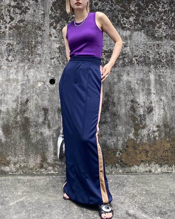 Ameri vintageさんのインスタグラム写真 - (Ameri vintageInstagram)「6.27(Tue)12:00  MEDI BODY LINE ART DRESS JERSEY TRACKSUIT VEST JERSEY LOW WAIST SKIRT will be released.  #ameri #amerivintage #shopping #fashion  #japan #knit #tops #dress #skirt #jersey」6月23日 20時00分 - amerivintage