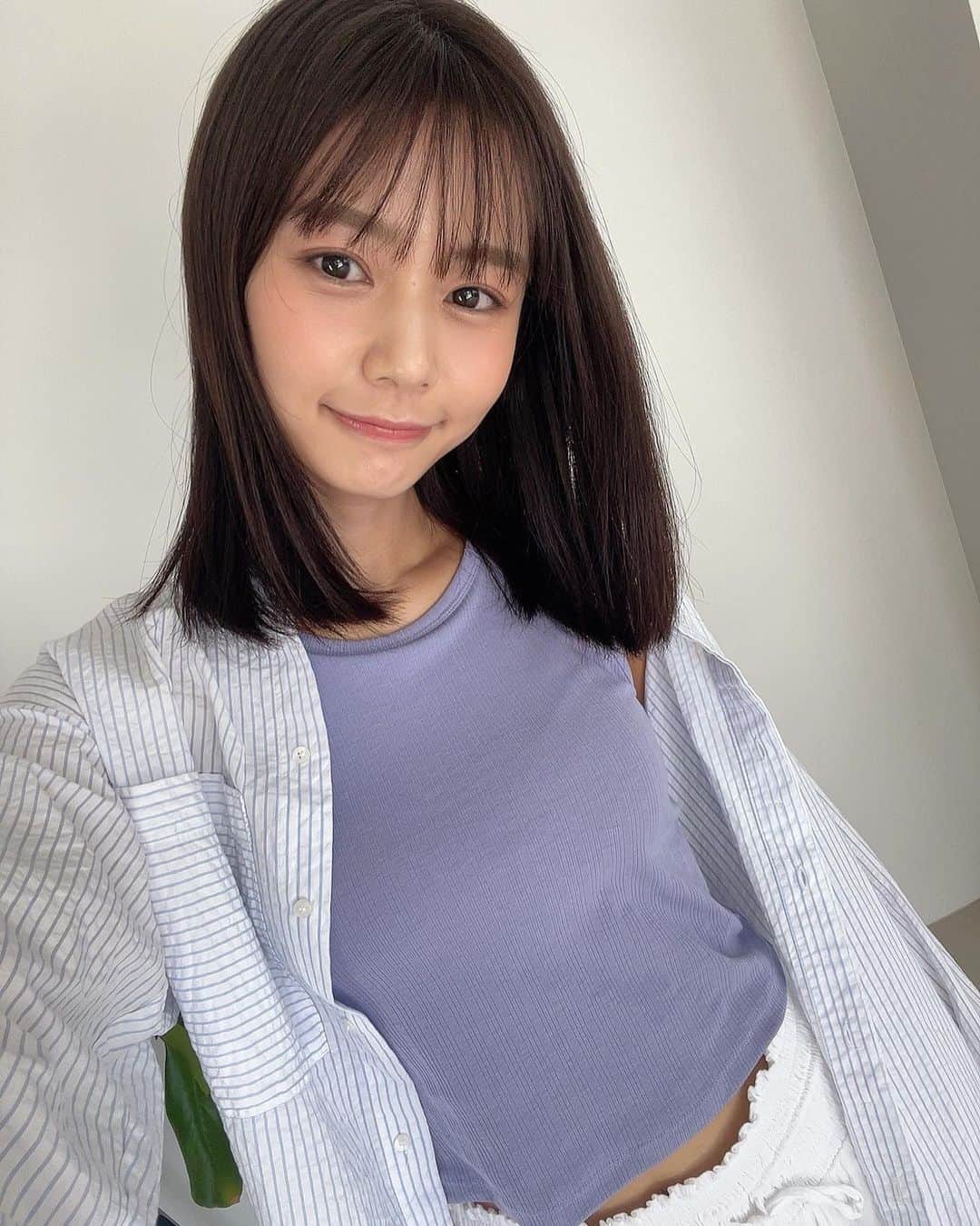 杉浦みずきのインスタグラム：「. ヤンジャンオフショット②✨🐬  普段中々お仕事で事務所のメンバーに会うことがないので、 みんなでワイワイ撮影できてとっても楽しかったです😆⛱️☀️  #ヤングジャンプ #ヤンジャン」