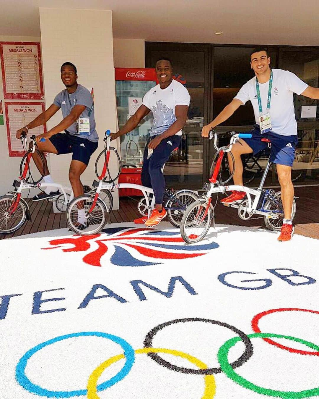 ハリー・アイキネス＝アリエティさんのインスタグラム写真 - (ハリー・アイキネス＝アリエティInstagram)「Once an Olympian! Always an Olympian!! #HappyOlympicDay!  - - #Trackandfield #Worldselite #sprinters #explore」6月23日 20時10分 - aikines