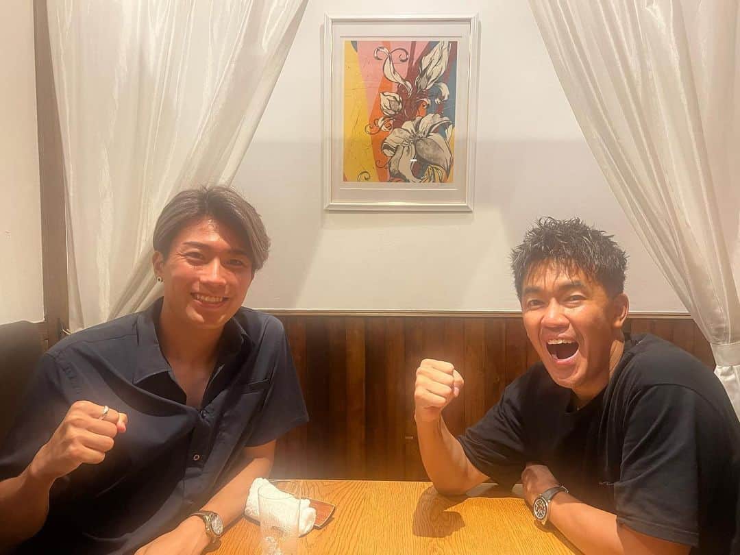 中村敬斗のインスタグラム：「昔から憧れだった武井さんと会う事が出来ました😭😊 武井さんの話は学べる事が多くとても濃い時間でした‼️‼️ 美味しいご飯もご馳走様でした‼️  #武井壮#超アスリート#リスペクト」