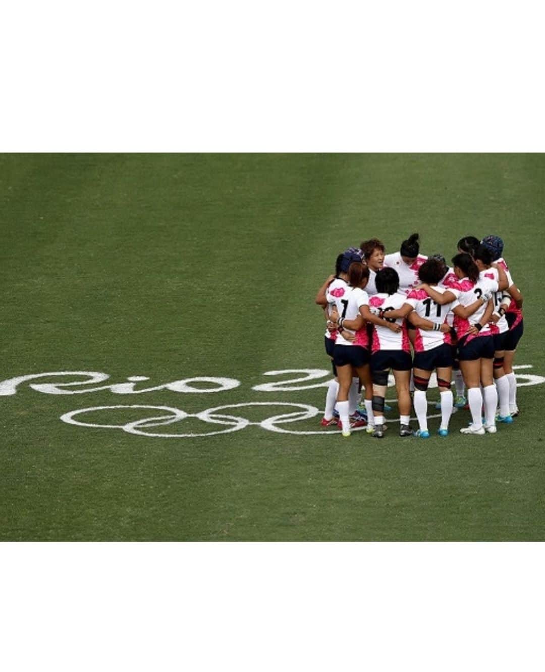 桑井亜乃さんのインスタグラム写真 - (桑井亜乃Instagram)「※ 本日6/23は、Happy Olympic Day🌏  今日は、千葉県の #茂原市立南中学校 で #オリンピック教室 をしてきました🏉  座学と実技を2クラス担当させてもらいました😊 みんな真面目で元気良くて、本当に素敵でした❤️ しかも、タグラグビーやったことないのに覚えるの早くて1時間でゲームまでいけたの😳 楽しい時間を過ごさせてもらいました😌 ありがとうございました‼︎  大好きなラグビーだから、オリンピックに出られた。だから、大好きなラグビーで世界初を狙いたい。 オリンピックが私を成長させてくれたし、これからもオリンピックが私を成長させてくれる。 目指すものを見つけることは簡単じゃないし、目標は大きいけど、夢がなければ今の私はいないと思っています！  オリンピックがある限り、世界は平和であることを示してくれている。 #Olympicday  ありがとう！の気持ちを忘れずに、今あるすべてのことに感謝して私なりに進んでいきます。 #paris2024   #アルカス熊谷 #panasonicwildknights #rugby7s #ラグビー #ラグビー日本代表 #サクラセブンズ #rugby #女子ラグビー #referee #八木橋百貨店 #canterbury #puma #大正製薬 #五反田病院 #きたもと脳神経外科クリニック #解説 #コメンテーター #commentator #女子アスリート #anokuwai #オリンピック#rio2016   #Repost @teamjapanjoc with @use.repost ・・・ 本日、茂原市立南中学校にて、#ラグビー の #桑井亜乃 さんによる #オリンピック教室 を実施いたしました！  ご参加いただいた中学生の皆さん、ありがとうございました！  #TEAMJAPAN #がんばれニッポン」6月23日 20時22分 - ano.1020