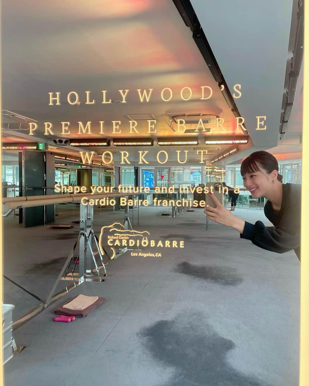 遥羽ららさんのインスタグラム写真 - (遥羽ららInstagram)「.  CARDIOBARREをご利用下さっているお客様へ  いつも CARDIOBARRE をご利用頂き ありがとうございます☺️ 私事ですが本日を持ちまして、CARDIOBARREインストラクターを離れることになりました。 お会い出来ず直接お伝え出来なかった方々、Instagramでの報告になり申し訳ありません。  CARDIOBARREでは優しいスタッフ、 そして沢山の素敵なお客様との新しい出会いがあり、 多くのことを学ばせていただきました✨ 温かくサポートして頂いた皆様には 感謝の気持ちで一杯です🙇 本当にありがとうございました！  またどこかでお会いできたら嬉しいです♡ 皆様のますますのご多幸を お祈り申し上げます。  私も次のステップに向けてまた頑張ります♪  CARDIOBARRE MAO💃  #cardiobarre #fitness  #instructor」6月23日 20時24分 - rara_haruha