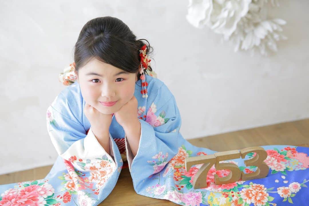 スタジオキャラット アリオ西新井店のインスタグラム：「7歳女の子和装撮影👘💙 ・ photographer：Sato ・ ・ ・ #スタジオキャラット #アリオ西新井 #西新井 #キャラット #写真館 #スタジオ #足立区 #フォトスタジオ #足立区フォトスタジオ #かわいい #753photo #753 #着物 #着物コーディネート #前撮り #スタジオ撮影 #ig_kids #ig_kidsJapan #成長記録 #こどもと暮らす #笑顔が人を幸せにする  撮影・見学・ご相談等のご予約は随時承っております。 皆様のご来店を心よりお待ちしております🙇‍♂️」