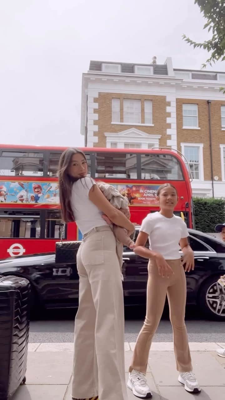 Jennifer Bachdimのインスタグラム：「London fit #teamBachdim 🔥」