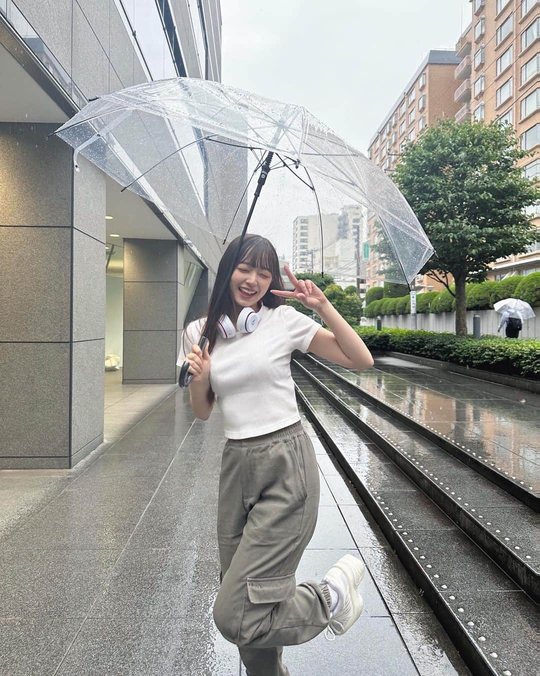 黒江心温さんのインスタグラム写真 - (黒江心温Instagram)「☔️🎧‪𓂃 𓈒𓏸     最近雨多いよね~😮‍💨   雨嫌なのに、写真で見るとなんか楽しそう笑          #今日好き  #05」6月23日 20時48分 - koharun_586
