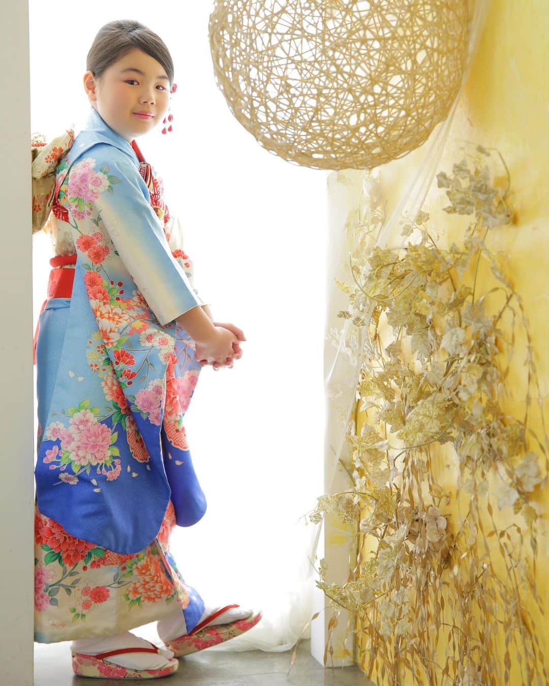 スタジオキャラット アリオ西新井店のインスタグラム：「7歳女の子和装撮影👘💙 ・ photographer：Sato ・ ・ ・ #スタジオキャラット #アリオ西新井 #西新井 #キャラット #写真館 #スタジオ #足立区 #フォトスタジオ #足立区フォトスタジオ #かわいい #753photo #753 #着物 #着物コーディネート #前撮り #スタジオ撮影 #ig_kids #ig_kidsJapan #成長記録 #こどもと暮らす #笑顔が人を幸せにする  撮影・見学・ご相談等のご予約は随時承っております。 皆様のご来店を心よりお待ちしております🙇‍♂️」