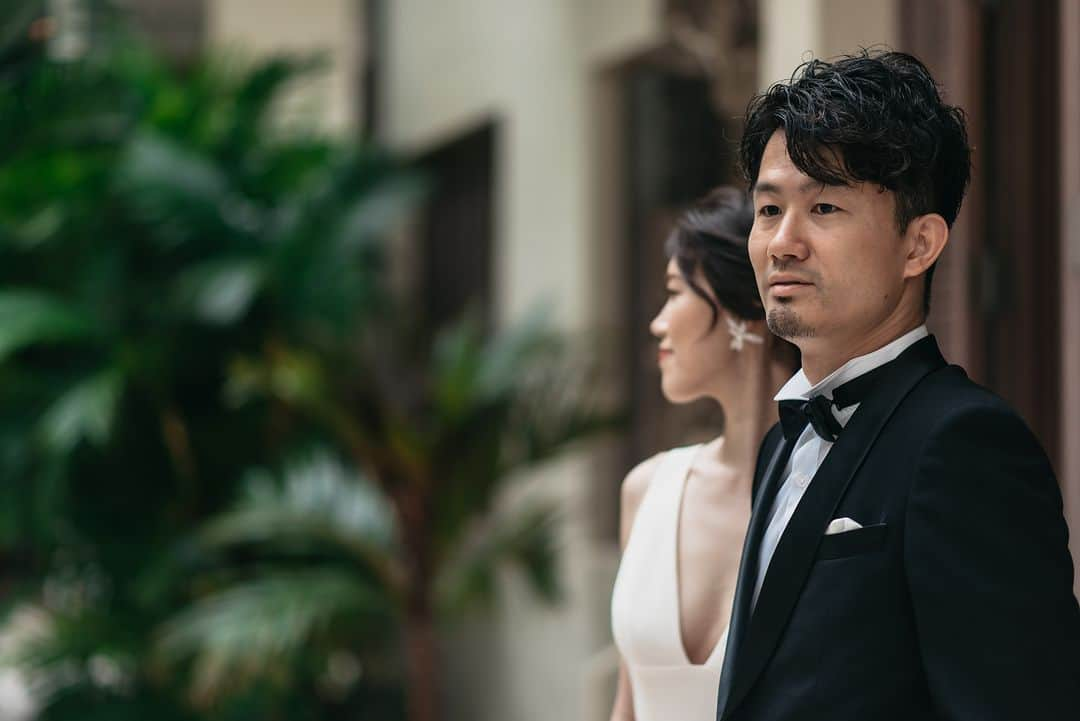 The Terrace By The Seaさんのインスタグラム写真 - (The Terrace By The SeaInstagram)「@the_terrace_by_the_sea Hawaii Wedding情報はこちら𓂃𓈒𓏸  ---------  ワイキキの中心に位置しながら  風のそよぎも優しく上品に満ち  穏やかで上質な空間𓍯  ハレクラニのエレガンスを背景にした 美しい写真を残せるのはハレクラニならではの特権です𓈒𓏸  -------------------  = produce = モチーフ @motif_resort  = photo = Ken @sakaken @laviefactoryhawaii   = make = Yukari @yukariogaya   --------------------  【Good News】アメリカ入国時ESTA申請のみでハワイ渡航可能になりました◎  ハワイのザ・テラス バイ・ザ・シーにて 挙式を検討されていらっしゃる方におすすめ✯  《30組限定　FIRST SUMMER PLAN 最大25.2万円 OFF！ 》  挙式に必要な基本挙式、ドレス＆タキシード、新婦様ヘ アメイク、アルバムがセットになったお得プラン、通常価 格¥667,000→¥467,000にてご案内中！ パーティ4名以上お申し込みで、Grace of Aloha 2名様分 (¥52,000相当)プレゼント！  プロフィール欄のURLより、ウエディングの相談ご予約 が可能です。 小さい疑問や質問にもお答えいたしますので、お気軽に お問い合わせくださいませ🌺  ザ・テラス バイ・ザ・シーでは、健康と安全を最優先に 配慮し、安心してハワイでの時間を楽しんでいただいて おります𓆉  #テラスバイザシー #TheTerraceByTheSea #TAKAMIBRIDAL #タカミブライダル #MotifRESORT #テラス花嫁 #モチーフ花嫁 #リゾートウェディング #リゾート婚 #ハワイ挙式 #ハレクラニ  #ホテル内撮影」6月23日 20時57分 - the_terrace_by_the_sea