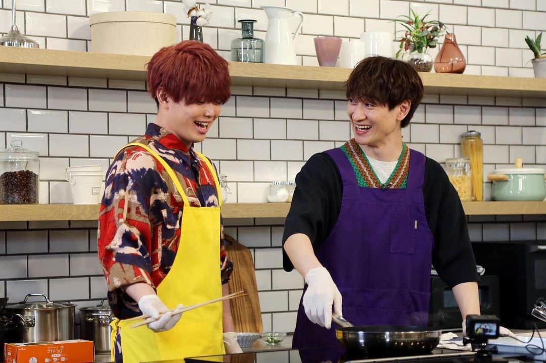 テレビ東京さんのインスタグラム写真 - (テレビ東京Instagram)「\\あす午前11時03分放送//  🥳#ひるパ ！  今週のゲストは…👀 #吉澤閑也 （#TravisJapan）🕺 #小手伸也 🍀   #しーくん の料理姿TV初披露❣️  ボリューム満点‼男子メシ🍳  謎の集まり”宮田会”のお話も…🤔   小手さんご紹介🎉 激ウマご飯のお供も登場🍚 🥢  明日の放送をお楽しみに🙌   MC #宮田俊哉 (#KisMyFt2) #岡田結実」6月23日 20時49分 - tvtokyo_pr