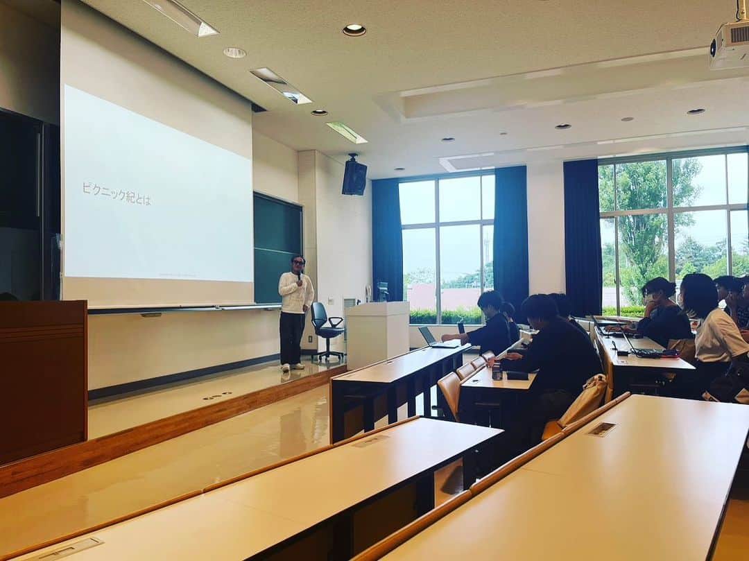 遠山正道のインスタグラム：「平井先生の#島根県立大学 地域創生学科での講演後鳥取砂丘、砂の美術館へ。#地域おこし協力隊 #鈴木麻美さん が4時間の長距離運転など大変お世話になりました！感謝💦」