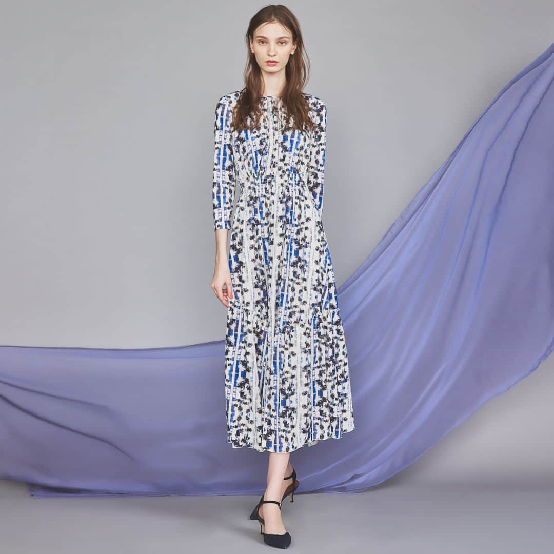 Double Standard Clothingのインスタグラム：「. NEW ARRIVAL 2023 PRE-FALL COLLECTION . [DRESS] CORCOVADO / Polyester Smooth Jerseyシャーリングドレス（WEB限定） price. 64,900円(税込) color. ホワイト×ブルー / ネイビー size. 36 / 38 . ------------------------------------------ #doublestandardclothing #tokyo #corcovardo #DSC #sov #nightstore #fashion #ootd #2023prefall」