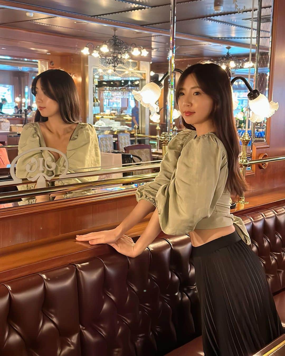 めいのインスタグラム：「— 私が可愛いじゃなくて あなたが私のことを惚れたかも😝 ・ ・ ・　 ・ ・ ・  —  #instapic#日本#frenchie#寫真#portrait#사진#taipei#taiwan#커피#ポートレート#japanesegirl#beauty#japan#photo_jpn#hermes#섹시#photo#ミシュラン#フォロー#撮影#model#view#フレンチ料理#tokyo#follow#portraitsedition  不是我可愛 是你愛上我啦😝」
