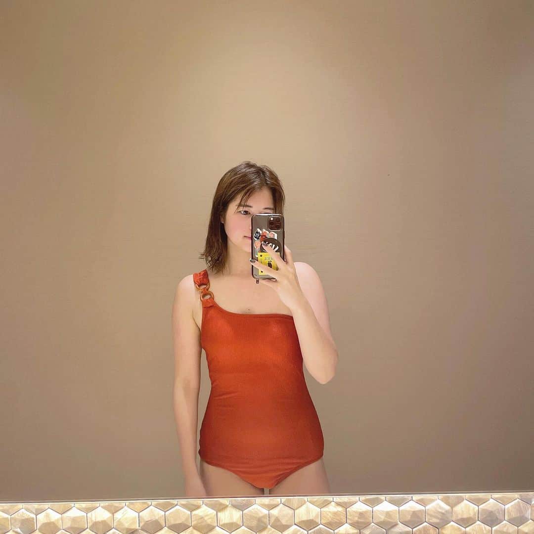 えなちぃのインスタグラム：「骨格ストレートだとこの形、微妙なんだけど 気にしない😉✌🏻」