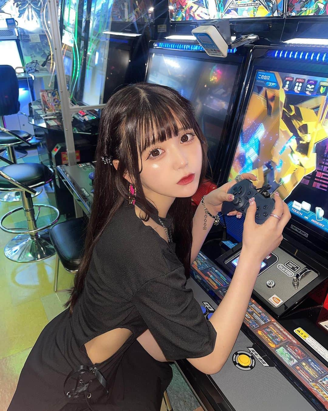 夢乃まゆこさんのインスタグラム写真 - (夢乃まゆこInstagram)「朝までしよ？🎮💓 ⁡ ⁡ ⁡ ⁡ ⁡ ⁡ ⁡ （（ちなみにこのげーむわやたことありませぬ。えぺしか🫶🏻）） ⁡ ⁡ ⁡ ⁡ ⁡ ライブ帰りにりあたんが沢山撮ってくれた(՞꜆ _ ̫ _ )_ ̫ _՞꜀)♡ ⁡ ⁡ ⁡ ⁡ ⁡ ⁡ ⁡ ⁡ ⁡ ⁡ ⁡ ⁡ -- - - - - - - - - ꒰ ♡ ꒱ - - - - - - - - - ⁡ ⁡ ⁡ ⁡ ⁡ ⁡ ⁡ ⁡ ⁡ ⁡ ⁡ ⁡ ⁡ ⁡ #ootd #fashon #coordinate #shein #shein購入品 #sheinコーデ #viviennewestwood #gucci #kapana #chanel #サブカル #サブカル女子 #ピープス女子 #プチプラコーデ #プチプラファッション #韓国コーデ #韓国ファッション #ストリートコーデ #ストリートファッション #ヘアアレンジ」6月23日 21時11分 - mayu_makemie