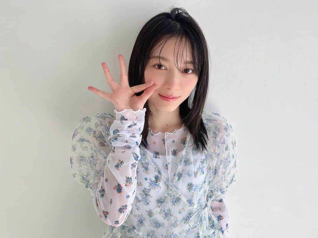 アール編集部さんのインスタグラム写真 - (アール編集部Instagram)「櫻坂46 森田ひかるのナカミをひもとく #ヒカルノメ 連載🤍 ar7月号のテーマは #涙 🩵  泣き顔や涙のイメージがあまりない、るんちゃん🧐 自分でも「ドライな方」だとは言うけれど、 思わず涙があふれ出ちゃう瞬間はどんな時？  誰にも知られていない、家での素顔にも注目です🥰  #今月も美が炸裂中 ♡ #森田ひかる #るんちゃん #櫻坂46 #ar #ar7月号 #armagazine #trend #アイドル #可愛い女の子 #美女」6月23日 21時22分 - ar_magazine