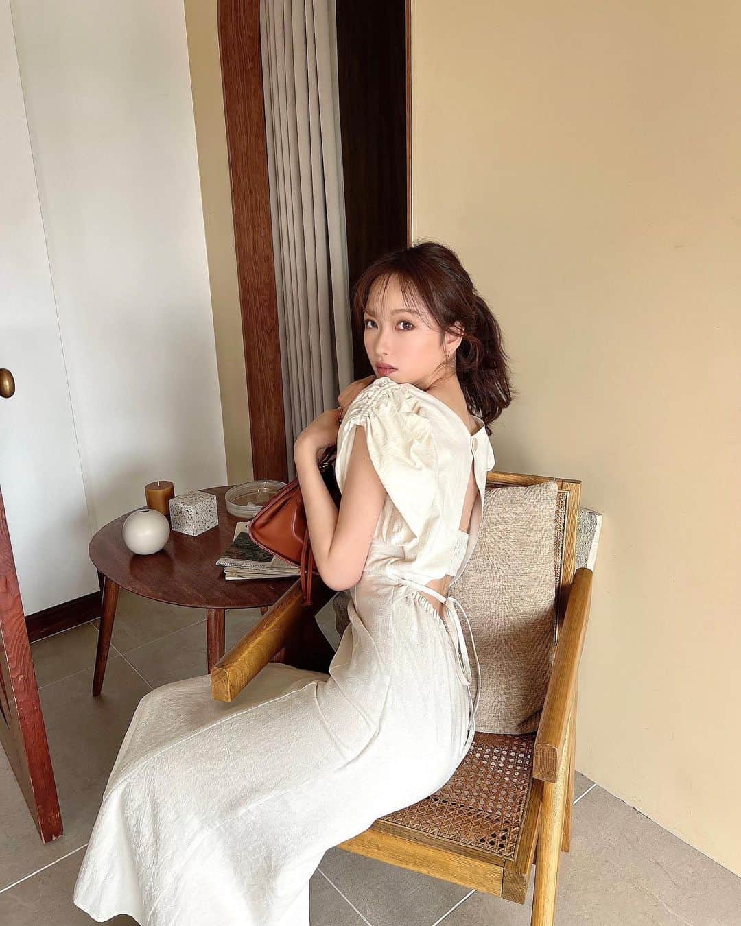 木田絵里香さんのインスタグラム写真 - (木田絵里香Instagram)「. 去年人気すぎてGETできなかった方も多いのかな🤩 今年も出るのこのワンピ♡店舗先行販売中🫶🏼 . 夏にぴったりな生地なんだな〜👒 . セールも始まってるのでストーリーorハイライトから会場へ📣 @erika_resexxy  . #ワンピース#ワンピースコーデ#コーデ#夏コーデ」6月23日 21時40分 - erika_resexxy
