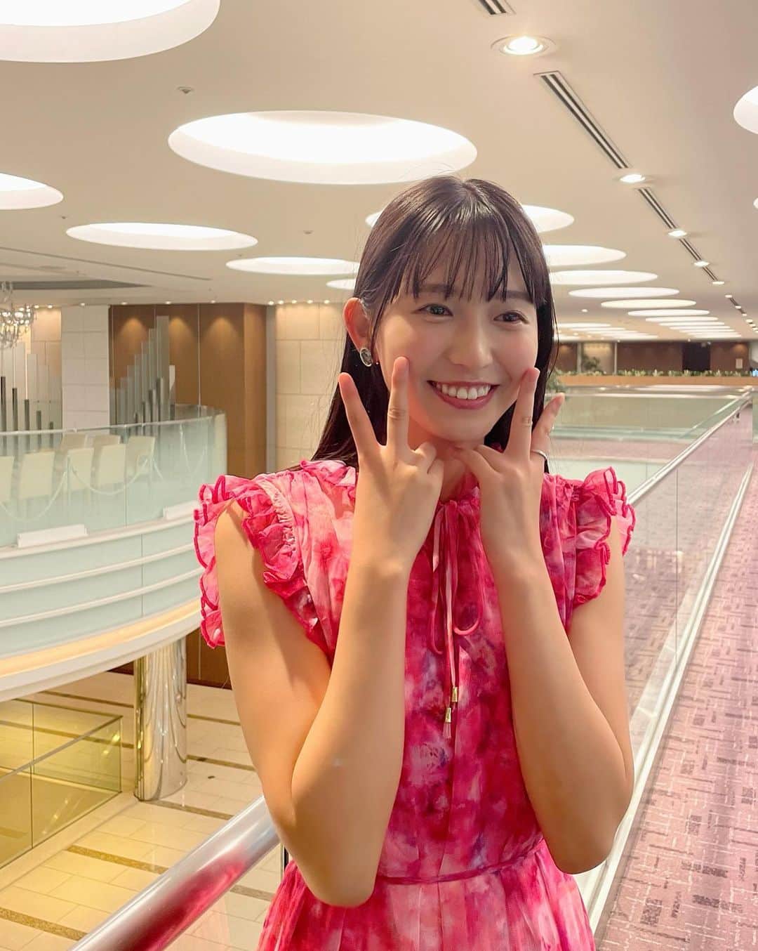 志田音々さんのインスタグラム写真 - (志田音々Instagram)「#RISE169 も熱き闘いでした！ 選手たちの試合に対する想いや歴史がそれぞれ違うがゆえに、試合展開や色なんかも変わってくるもので。何度観ても新しい発見があるものです🍀 大分技の見分けもつくようになってきました🥊まだカーフキックの見分けはつけ難いですが…！  ゲスト実況時のお衣装✨ one-piece @wildlily_daikanyama  accessory @abiste_official  shoes @dianashoespress」6月23日 21時33分 - shida_nene0715