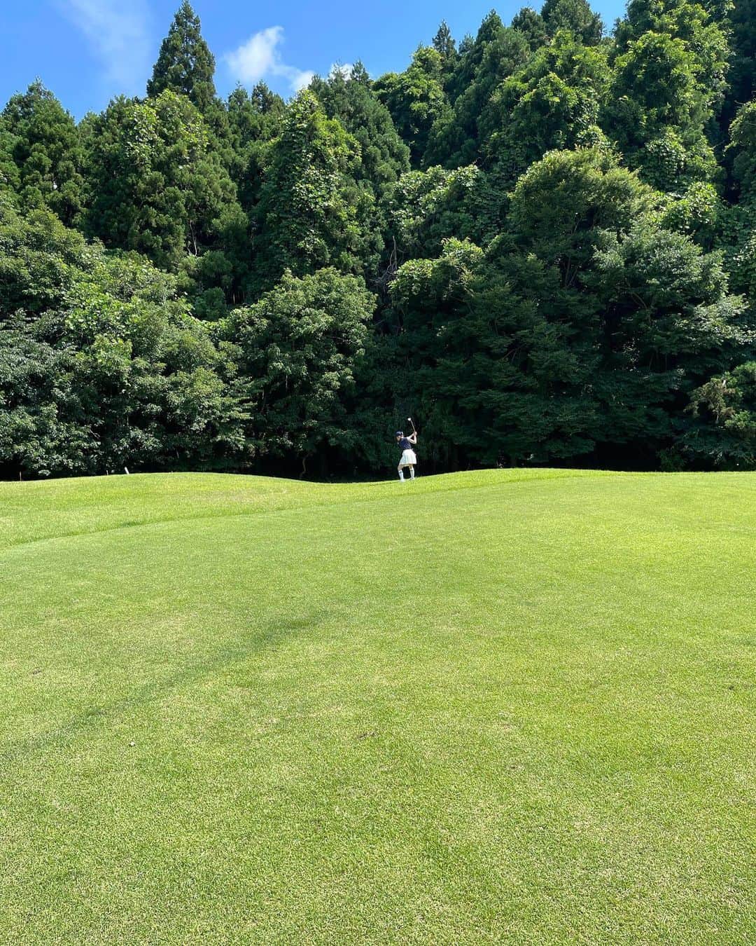 山口瑠璃さんのインスタグラム写真 - (山口瑠璃Instagram)「この前初ラウンド行ってきた⛳️  #ゴルフ女子 #ゴルフ初心者 #ゴルフ女子コーデ」6月23日 21時49分 - chacha_ruri_