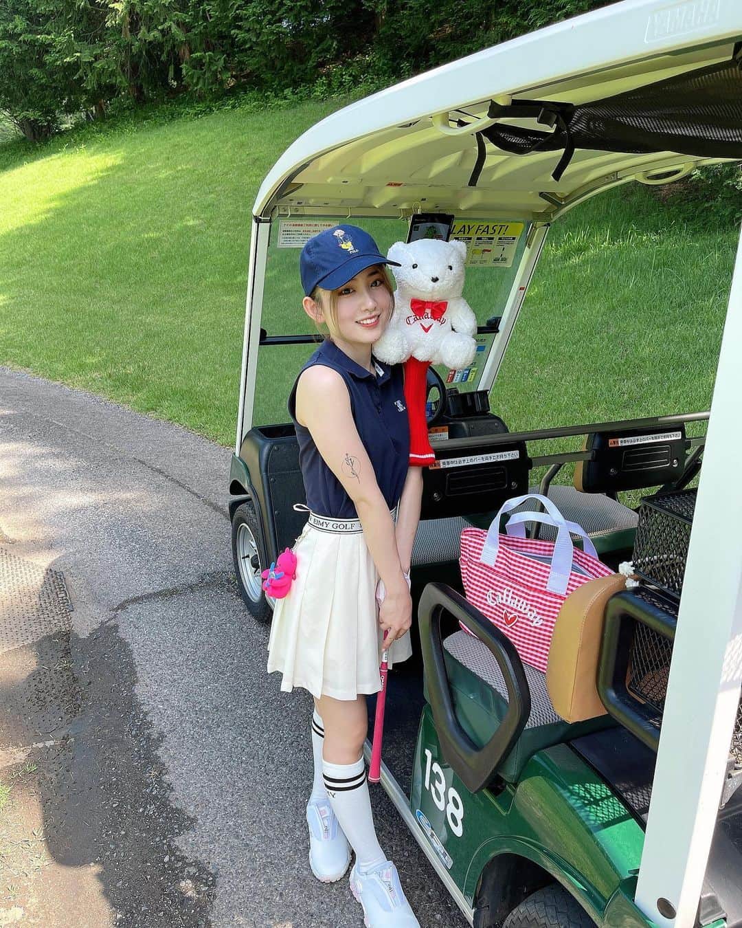 山口瑠璃のインスタグラム：「この前初ラウンド行ってきた⛳️  #ゴルフ女子 #ゴルフ初心者 #ゴルフ女子コーデ」