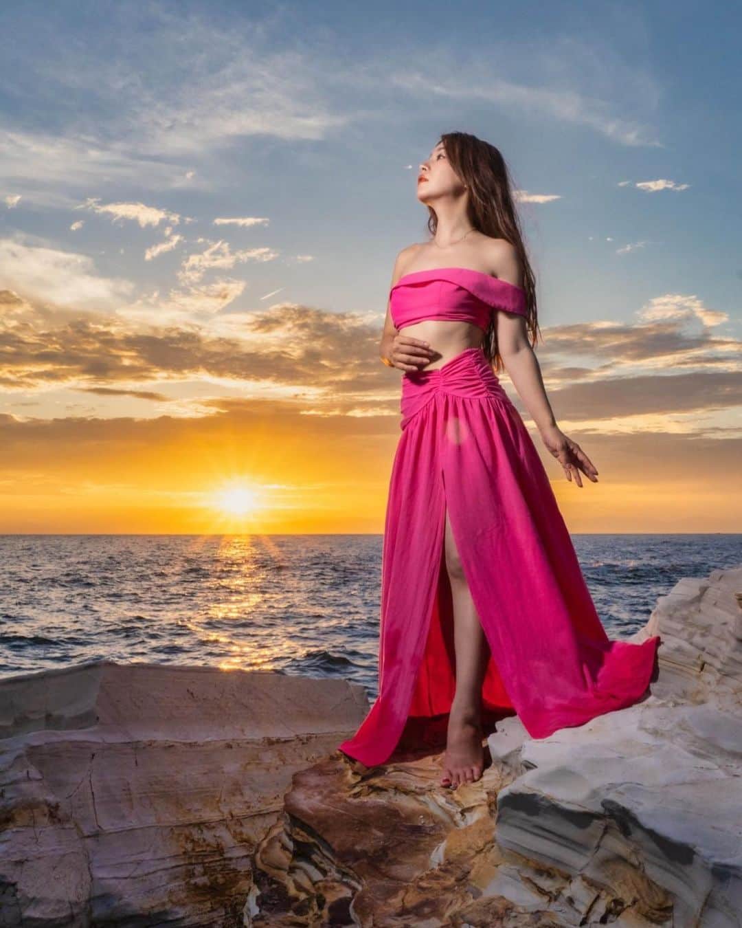 中村かなさんのインスタグラム写真 - (中村かなInstagram)「毎年楽しみな海撮影🏖️ もうすぐはじめます📸✨✨  今んとこ7/23.30 が海撮影🏖️ あとは8月に追加予定🌻  最近は頭の中が 夏の撮影企画でいっぱいです😂 楽しみにしててね♡ @kana_photo_session   かなの出演は 海撮影の前に 7/2 浴衣で団体撮影会 あります🍉残り2名ほど✨  そして、、、 先程 7/8 (土) 東山荘で浴衣撮影会👘の予約をLINEのお友達から予約スタートしました♡ モデルはひぃちゃん @hee11117  まりあちゃん @malialacoala  ののさん @channono26   とりあえず決まっている6.7.8月のスケジュール載せときます☟  □ 受付中 □  🈵6/24 ゆうみ 🈵早川あゆ美  7/2 山路裕子.花村映実.shammy @名古屋市内スタジオ 7/2 中村かな団体  □受付前□  8 三浦まりあ.天麻音ひぃ.ちゃんのの @東山荘 (6/24 予約スタート予定) 16 早川あゆ美  22 ゆうみ 23 三浦まりあ.中村かな @pinky & 海 29 おくやんぬ(午前) @pinky room 朱理ちゃんのお芝居♡ 30 中村かな.shammy @海 8/5 早川あゆ美 @海 13 (仮)中村かな@多分たんころりん 16 ゆうみ & 三浦まりあ 個撮&団体 @pinky  #日本的 #偶像 #写真撮ってる人と繋がりたい #カメラ好きな人と繋がりたい #カメラマンさんと繋がりたい #ピンキールーム #ピンキールーム名古屋 #写真好きな人と繋がりたい #愛知カメラ部 #愛知カメラマン  #被写体 #撮影モデル #名古屋撮影会 #グラビアモデル #名古屋カメラ部 #インスタグラビア #撮影会 #화보　#扎心了 #大阪カメラ部 #関西カメラ部 #그라비아 #인물 #수입비키니」6月23日 21時58分 - k777pime