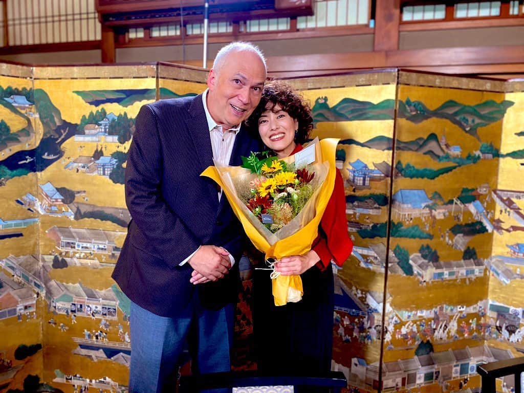 池田有希子のインスタグラム：「バースデイメッセージ下さった皆様ありがとうございます！楽しくお仕事させていただけて、ご飯を美味しくいただけて、感謝しかありません。ますます充実した活動ができますよう。そして皆様に恩返しできますよう。今日はとある仕事で京都におります。お伝え出来る日まで今暫くお待ち下さいませ🙏」