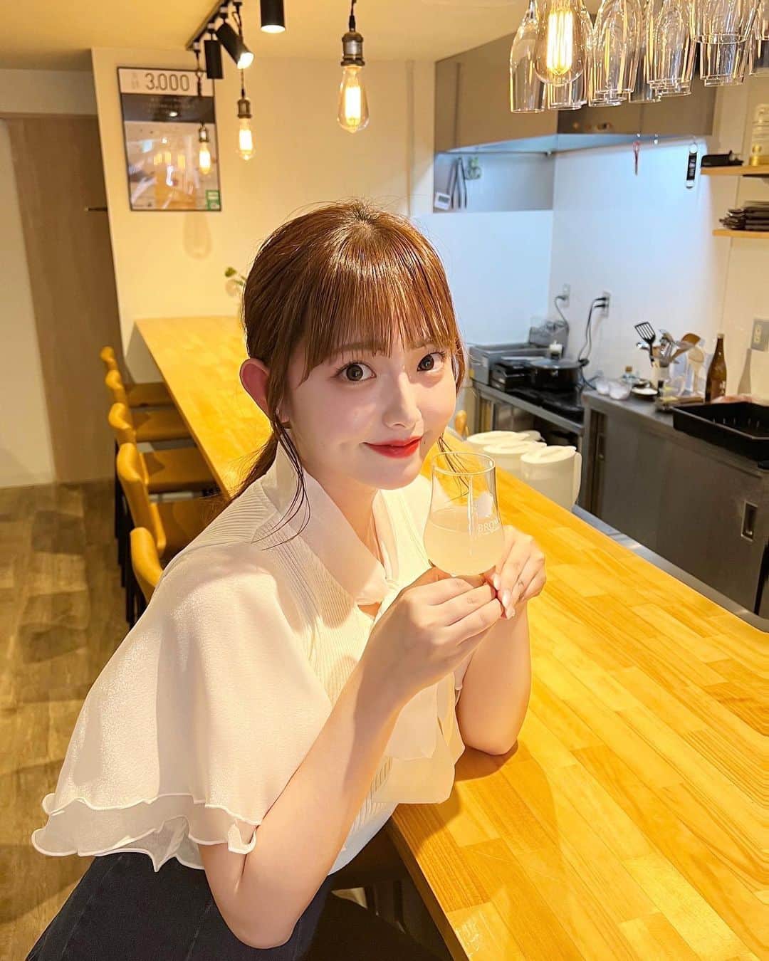 横山紗弓のインスタグラム：「ロケ中に一杯🍶🍅 (3〜4杯贅沢に飲み比べさせていただきました🤭) 最近ロケで着用している衣装兼私服は @clear.official 率高め！ 商品タグ付けています🏷 安くて可愛くトレンドをお求めの方は要チェックです✨ #clear #clear購入品」