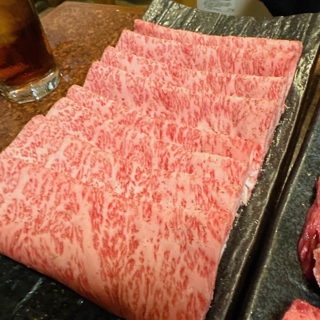 やのぱん（矢野ひろし）さんのインスタグラム写真 - (やのぱん（矢野ひろし）Instagram)「サシが多いのに重たくない。 旨味強いのにクドくない。 ジューシーなのにしつこくない！ 三方よし*\(^o^)/* な、 焼肉食べましたぁ♪♪  #焼き肉　#焼肉　#やのぱん #サシ　#和歌山　#美味しい」6月23日 22時04分 - yanopan1103