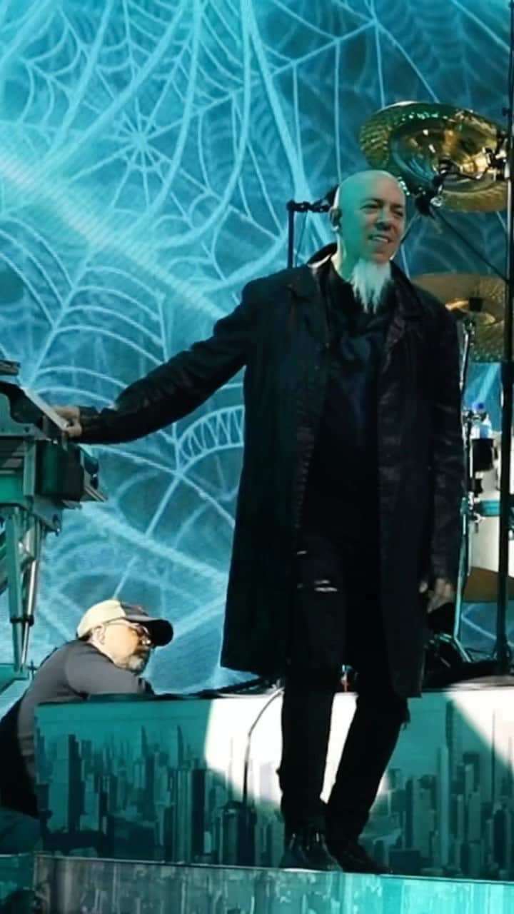 ドリーム・シアターのインスタグラム：「We are having a blast with our prog metal travelling festival, Dreamsonic 2023! Find the list of North America tour dates and links to get tickets at dreamsonic.com 📸  #Dreamsonic2023 #DreamTheater」
