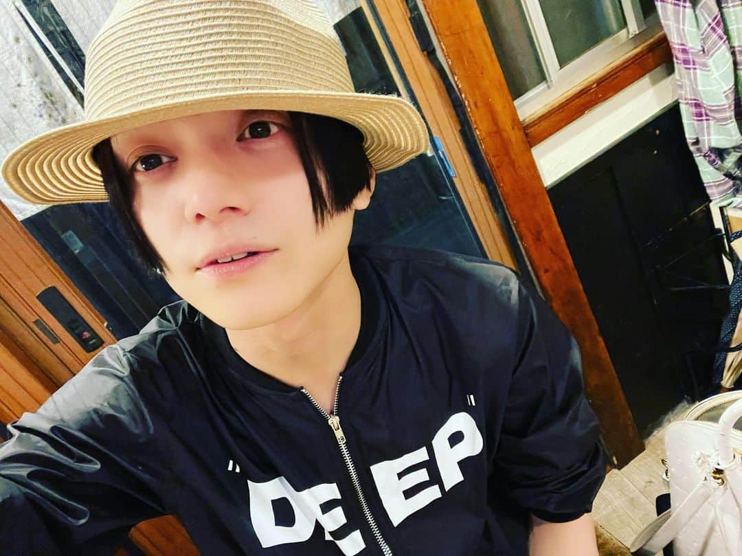 三浦涼介のインスタグラム：「. 夏夏夏夏 ココナッツ」