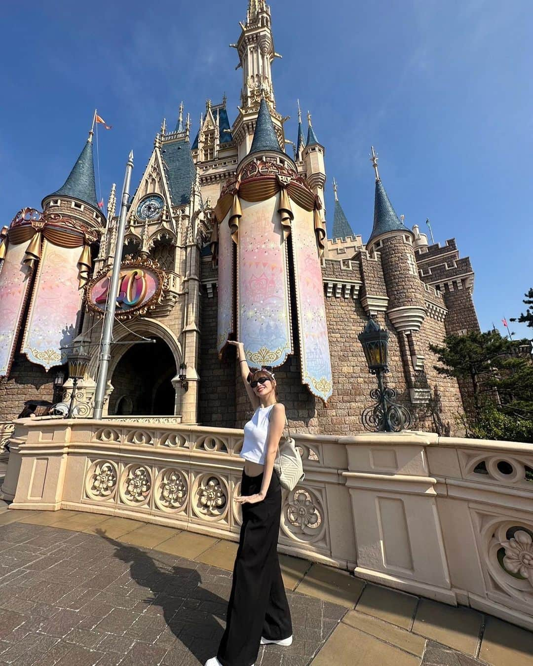 楓さんのインスタグラム写真 - (楓Instagram)「Tokyo Disney Land🏰40th Anniversary with my childhood friends for the first time in four years:)  4年ぶりに幼馴染たちと🫶楽しすぎた  #トーキョーディズニーランド」6月23日 22時17分 - kaede_