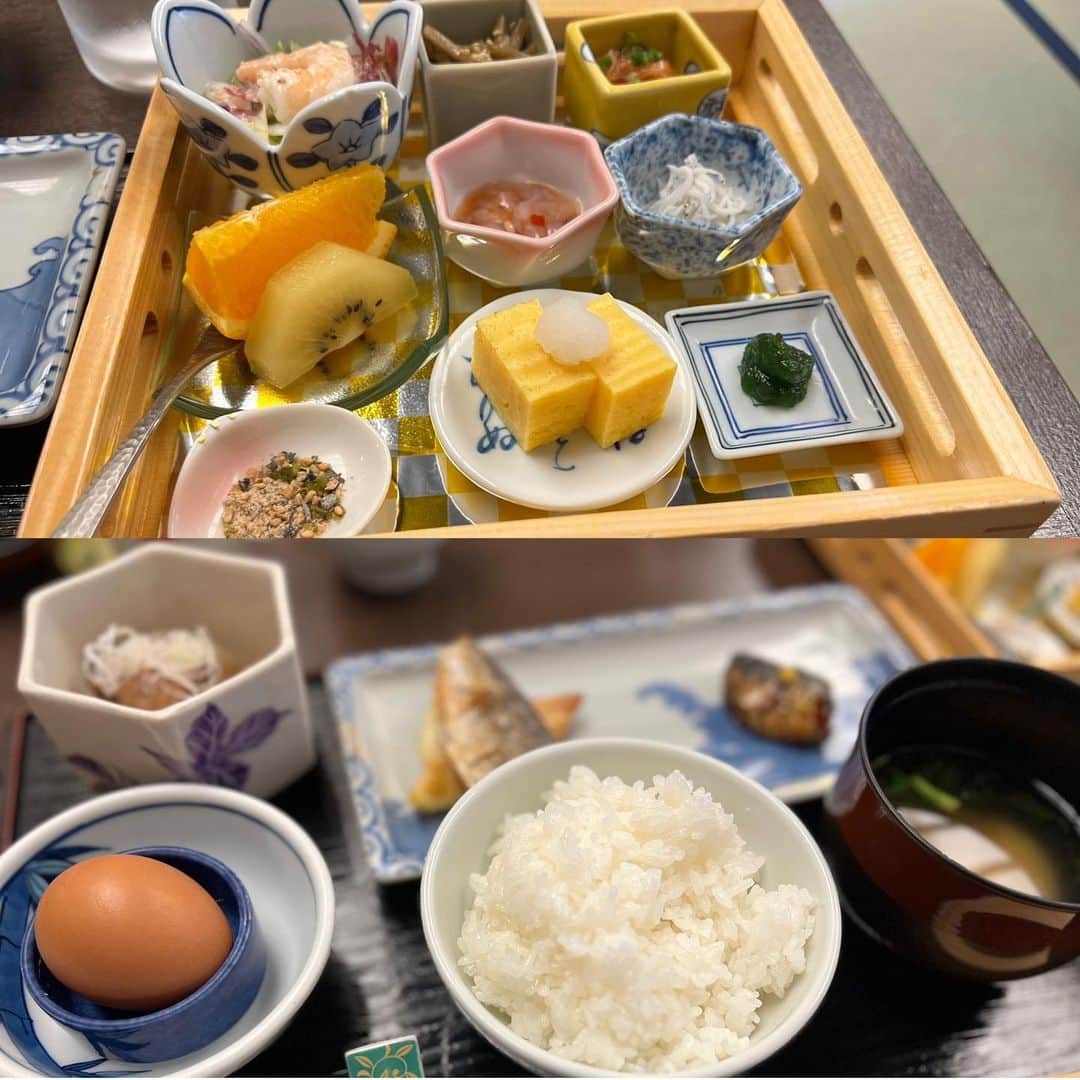 森麻季さんのインスタグラム写真 - (森麻季Instagram)「土肥温泉♨️  子連れにとても優しいお宿でした  ベビー、子どものもので必要なものありますか？とチェックインの段階でリストを見せてくださり、部屋に用意してくださいました  食事の時間、ペース、飽きてしまう子どものことを考えて提供してくださって助かりました  細やかな気遣いにホッとできた旅  #土肥温泉 #子連れ旅行 #伊豆旅行 #家族旅行 #温泉 #旅行 #5歳 #年中 #1歳5ヶ月 #備忘録  #大人と子どものご飯も一部載せました」6月23日 22時18分 - maki.mori_m