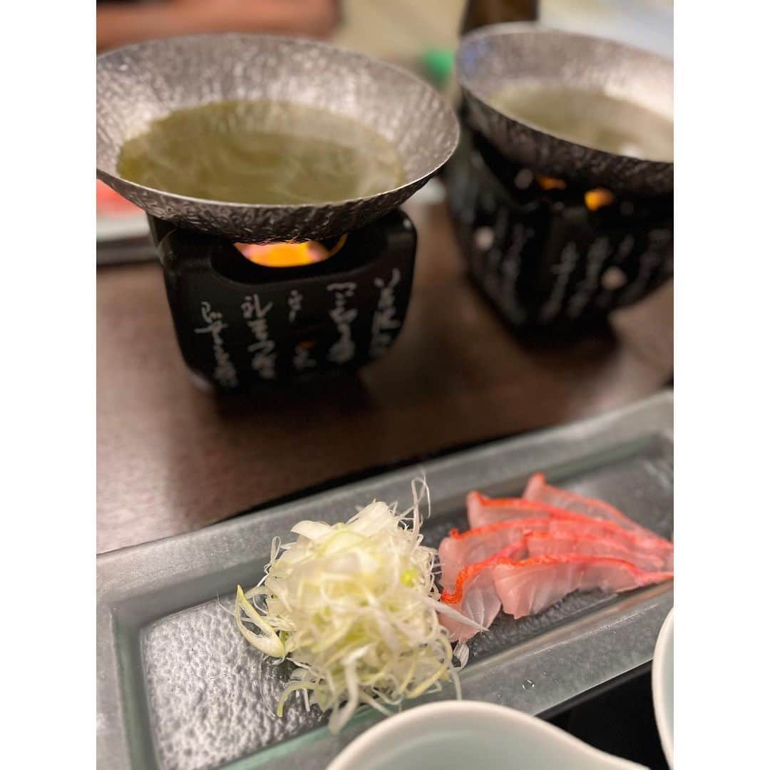 森麻季さんのインスタグラム写真 - (森麻季Instagram)「土肥温泉♨️  子連れにとても優しいお宿でした  ベビー、子どものもので必要なものありますか？とチェックインの段階でリストを見せてくださり、部屋に用意してくださいました  食事の時間、ペース、飽きてしまう子どものことを考えて提供してくださって助かりました  細やかな気遣いにホッとできた旅  #土肥温泉 #子連れ旅行 #伊豆旅行 #家族旅行 #温泉 #旅行 #5歳 #年中 #1歳5ヶ月 #備忘録  #大人と子どものご飯も一部載せました」6月23日 22時18分 - maki.mori_m