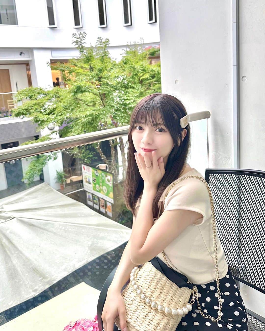 廣川奈々聖のインスタグラム：「🫧🌷🐑💭💭 ⁡ ⁡ ピンクの髪色から 一旦、ナチュラルな感じに戻したの〜！！ ⁡ 何回みても可愛いカラーで、とってもうれしい……߹𖥦߹🪄︎︎(3枚目が実際の色味に近いよ！！) ⁡ @akane_smd さんありがとうございます♡♡ ⁡ ⁡ ⁡ ⁡ ⁡  #ピンクベージュ #ラベンダーベージュ #艶カラー #おでかけコーデ  #newhairstyle」