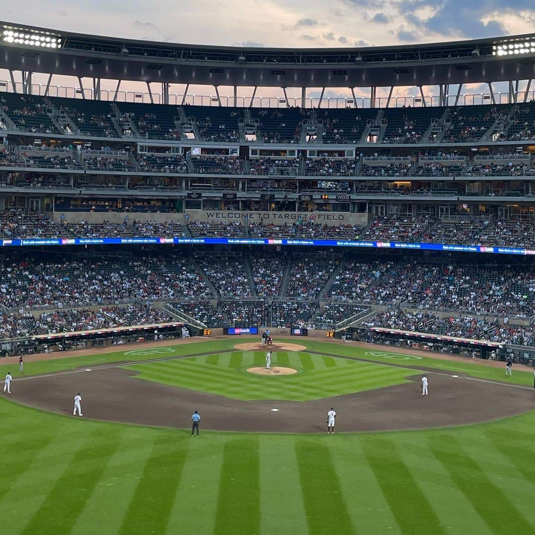 オカモト"MOBY"タクヤさんのインスタグラム写真 - (オカモト"MOBY"タクヤInstagram)「6/21(Wed) #Minneapolis #TargetField #KentaMaeda #前田健太 #mtwins #MasatakaYoshida #吉田正尚 #dirtywater @twins @redsox  街は28年振り、野球観戦は31年振りの #ミネアポリス」6月23日 22時26分 - moby_scoobiedo