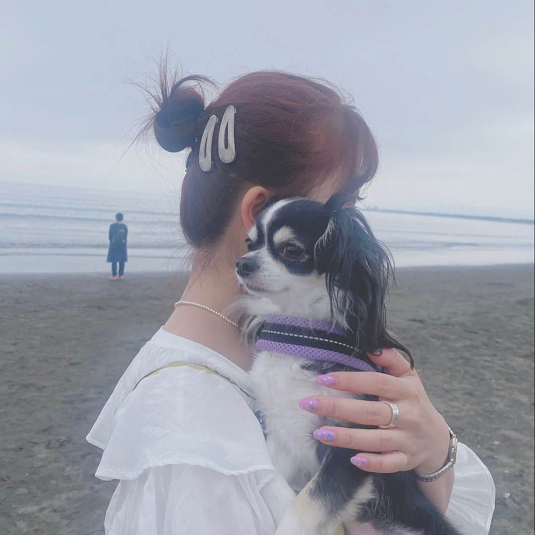 齋藤里佳子のインスタグラム：「* ⁡ ⁡ ⁡ 家族で江ノ島いってきました🚘🌊 ⁡ ⁡ ⁡ ⁡ ⁡ ┈┈┈┈┈ ❁ ❁ ❁ ┈┈┈┈┈ ⁡ #portrait #rikakootd #ootd #fashion  #アニエスベー #SS #赤髪 #シンプル  #コーディネート #ファッション #外ハネ #インスタ映え #ショートボブ #ボブ #ボブヘア  #photography #instagood #instaphoto  #followme‬ #팔로우」