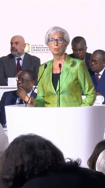 クリスティーヌ・ラガルドのインスタグラム：「The window of opportunity to achieve the Paris climate goals is closing before our eyes. We must do all we can to reach them.  Merci President @emmanuelmacron for The Summit for a New Global Financing Pact and to all those driving forward progress on the vision for our future.  Video by Ministère de l’Europe et des Affaires étrangères」
