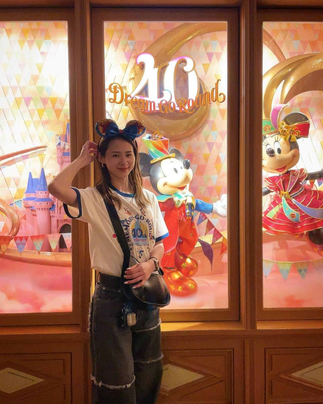 森下真依のインスタグラム：「40thのTシャツが可愛過ぎて速攻着てしまった🫶  #disney #disneyland #ディズニー #ディズニーランド」