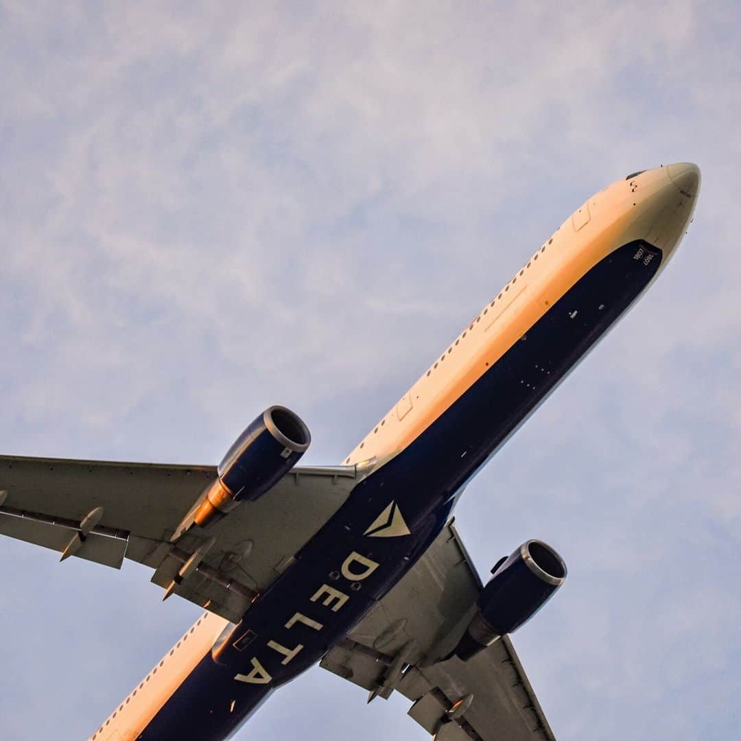 デルタ航空のインスタグラム：「It's giving plane.   Photo: @rva_aircraftphotography」