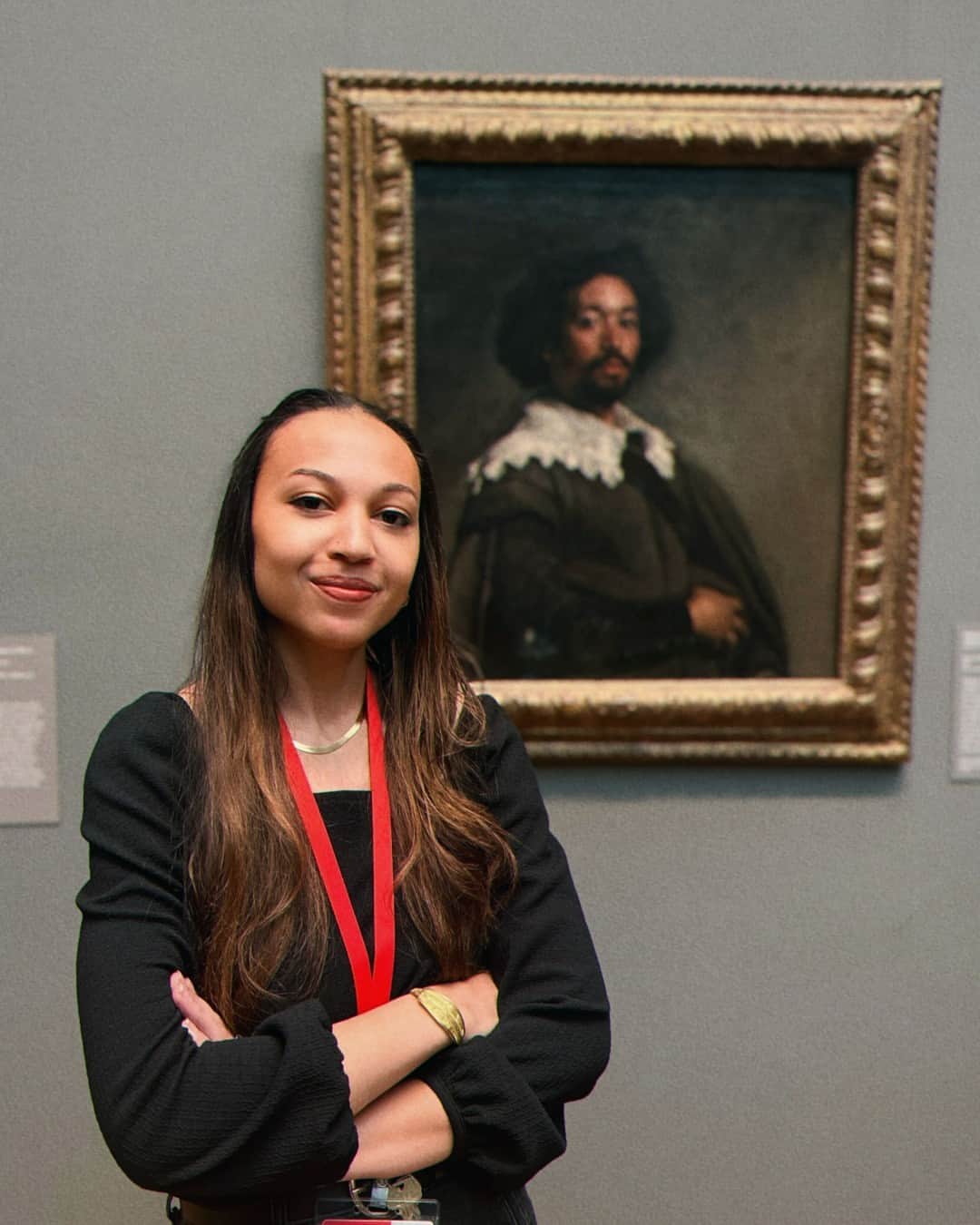 のインスタグラム：「For Met staff member Lela Jenkins, this iconic portrait of Juan de Pareja brings her in touch with humanity: ⁣ ⁣ “Juan de Pareja is my favorite portrait at The Met because it reminds me of what it is like to see someone. When I look at a person, not all of them is in focus at once, but their eyes are. Velázquez rendered Juan de Pareja and his eyes with such depth and dignity that it makes me truly feel I am looking at a person."⁣ ⁣ While Juan de Pareja was the subject of this iconic painting by Diego Velázquez, he was also a prolific artist himself in the 17th century. The Afro-Hispanic painter was enslaved in Velázquez’s studio for more than two decades before becoming an artist in his own right.⁣ ⁣ See this portrait and works by Pareja in "Juan de Pareja, Afro-Hispanic Painter," on view through July 16. #MetPareja ⁣ ⁣ What portrait speaks to you? Share it today on #InternationalPortraitDay to celebrate the reopening of the @nationalportraitgallery ! #PortraitMode⁣ ⁣ 🎨 Diego Velázquez (Spanish, 1599–1660). Juan de Pareja (ca. 1608–1670), 1650. Oil on canvas. @meteuropeanpaintings」