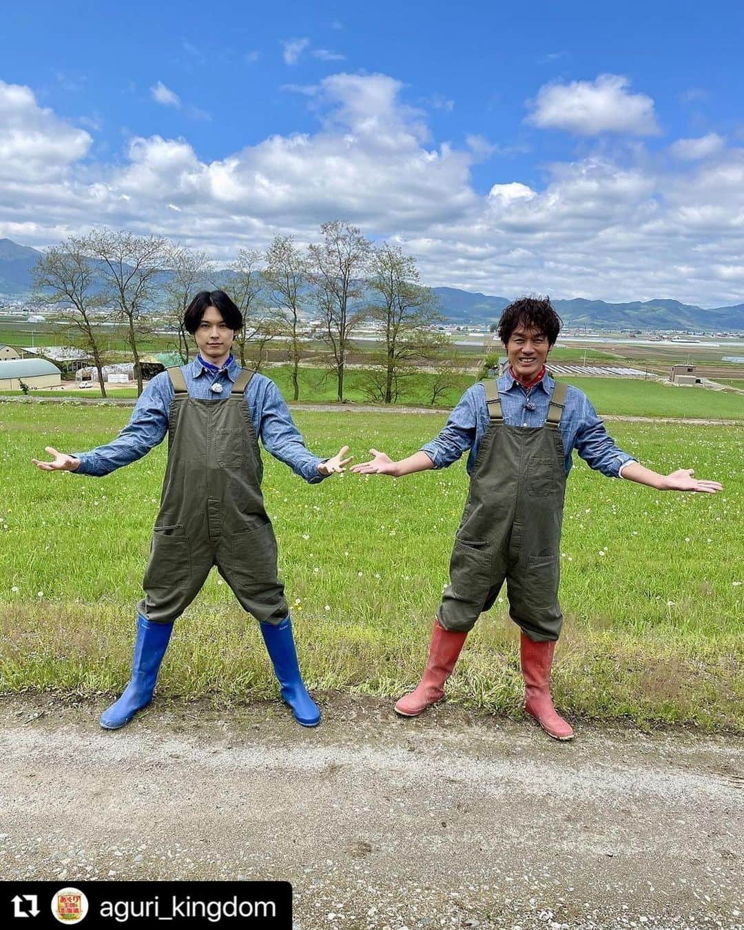 HBC北海道放送アナウンス部さんのインスタグラム写真 - (HBC北海道放送アナウンス部Instagram)「. 森結有花です👩‍🌾  あぐり王国はおかげさまで７月に15周年を迎えます！  北海道農業への感謝を込めて楽しくお祝いすべく、 素敵なゲストをお迎えしました☺️  放送は７月１日です。 その前に明日のあぐり王国もご覧くださいね🙏  #Repost @aguri_kingdom with @use.repost ・・・ 🎉㊗️あぐり15周年㊗️🎉  皆さまのおかげで7月1日で15周年を迎えます‼️ 日頃応援いただき、ありがとうございます🙇‍♀️  そして‼️記念すべき１５周年初回のゲストは… 自称"子ナックス"のSixTONES・松村北斗さん✨  🖤大好きな森崎リーダーと初めて尽くしの 「農業おもてなしツアー」🚌  🖤冒頭からナックス愛が止まらない🔥 『#そんなのNACS応援歌』を熱唱するほっくんに リーダーの反応は…  🖤人生初の稲の手植えに挑戦🌾その腕前はいかに⁉️  🖤絶景を眺めながら、富良野が誇る和牛＆お米に舌鼓😋  "子ナックス”全開で北海道の農業に触れる ほっくんの表情にもご注目を😳  7月1日(土)ごご5時から放送📺 TVerもスタート！！  #あぐり王国北海道next  #hbcテレビ  #TEAMNACS #森崎博之 #森結有花 #SixTONES #松村北斗  #子ナックスさんと繋がりたい」6月23日 23時09分 - hbc_announcer